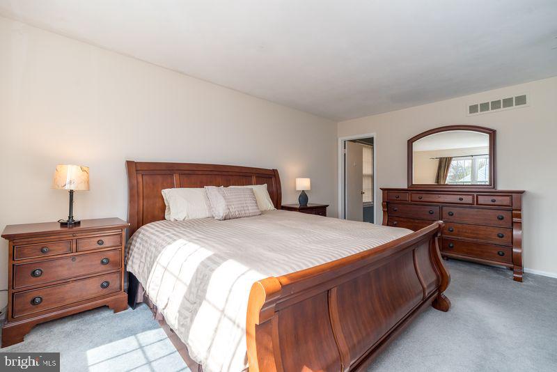 COUNTRY BEND - Residential