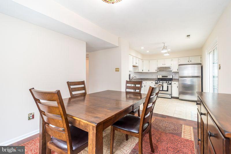 COUNTRY BEND - Residential