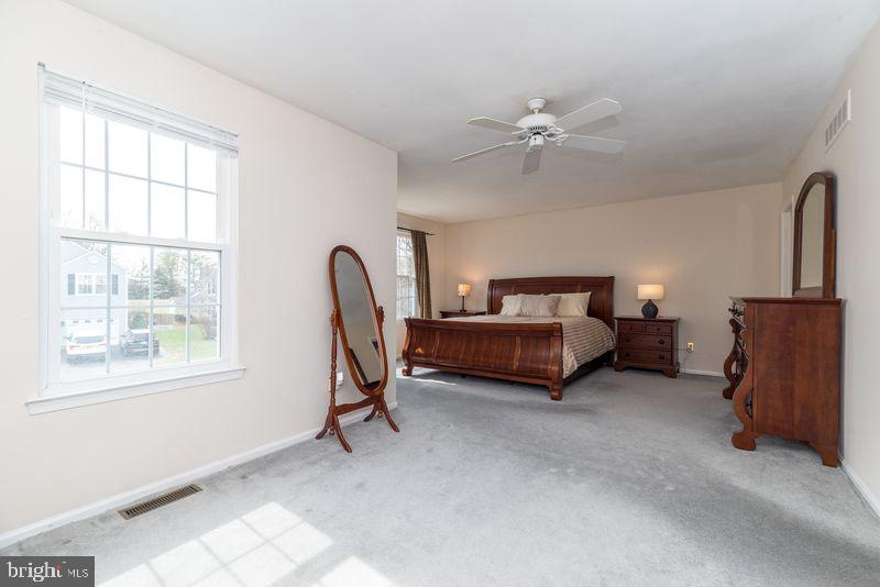 COUNTRY BEND - Residential