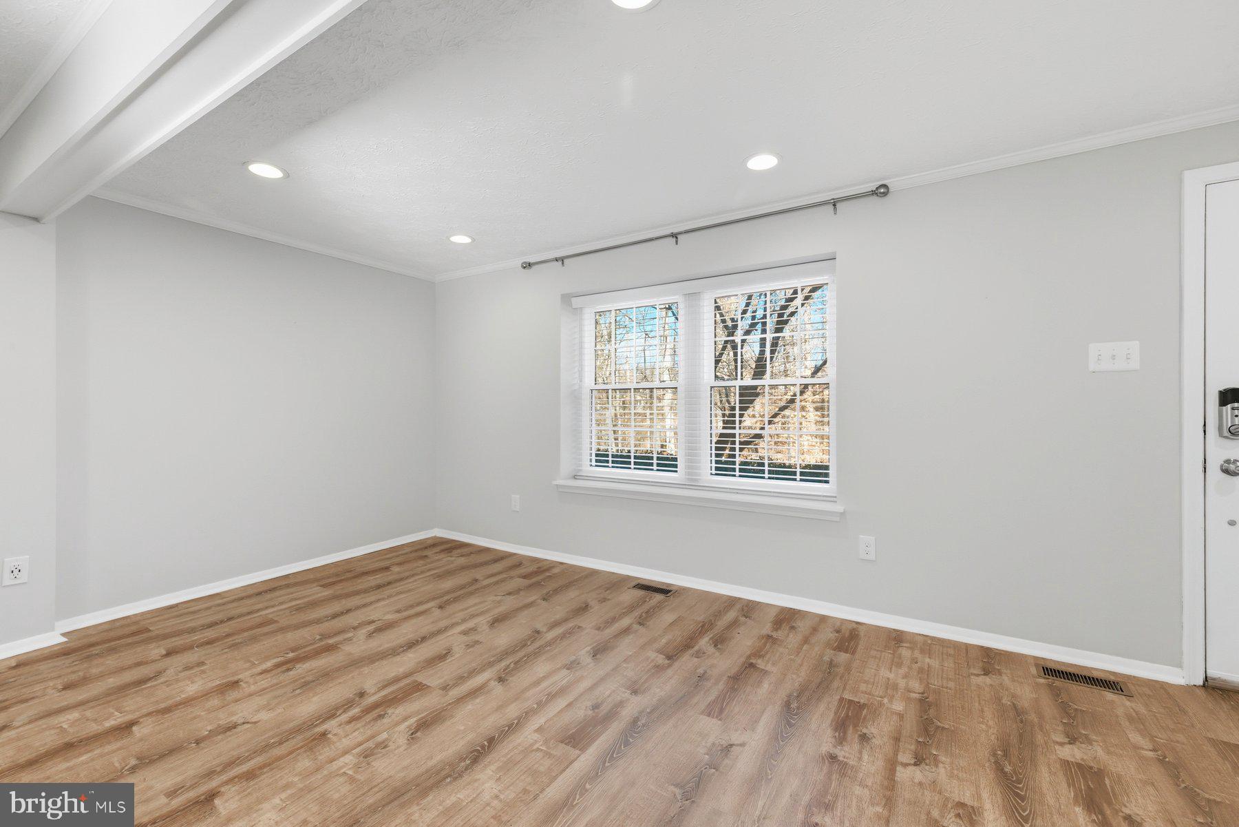 7310 GLENDOWER COURT