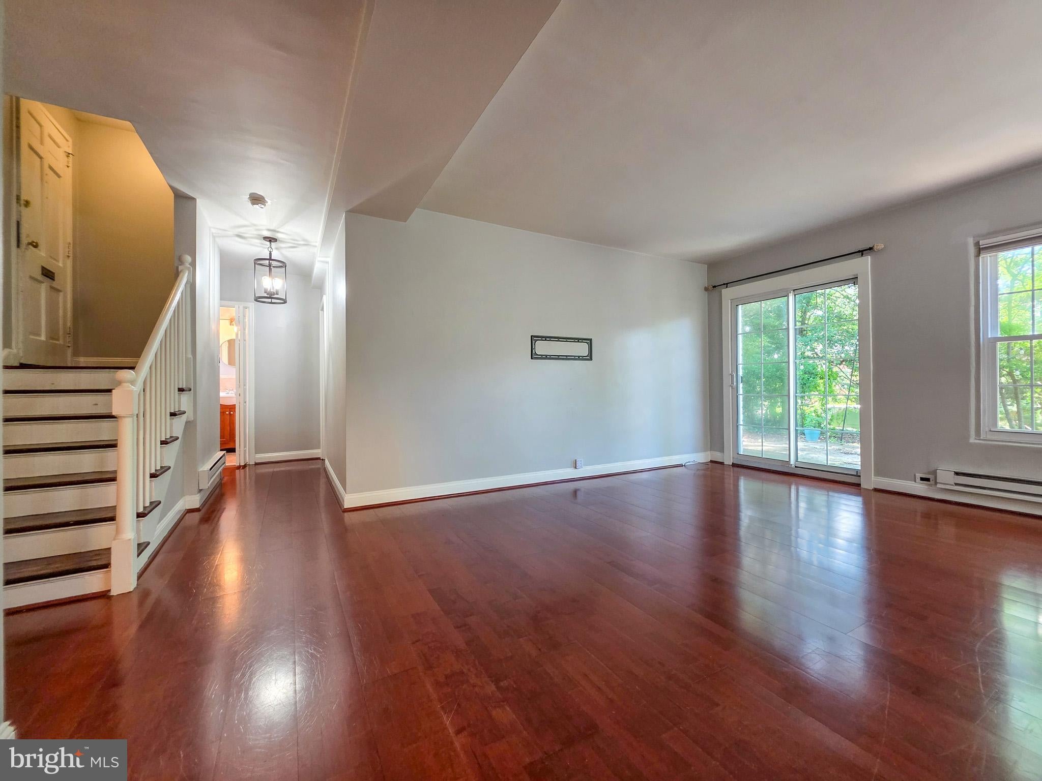 3710 GUNSTON ROAD