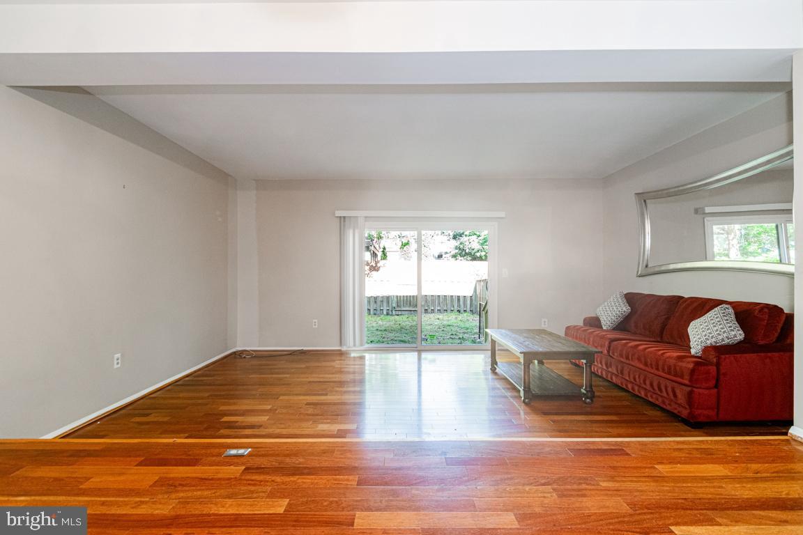 1217 SPRINGWOOD COURT