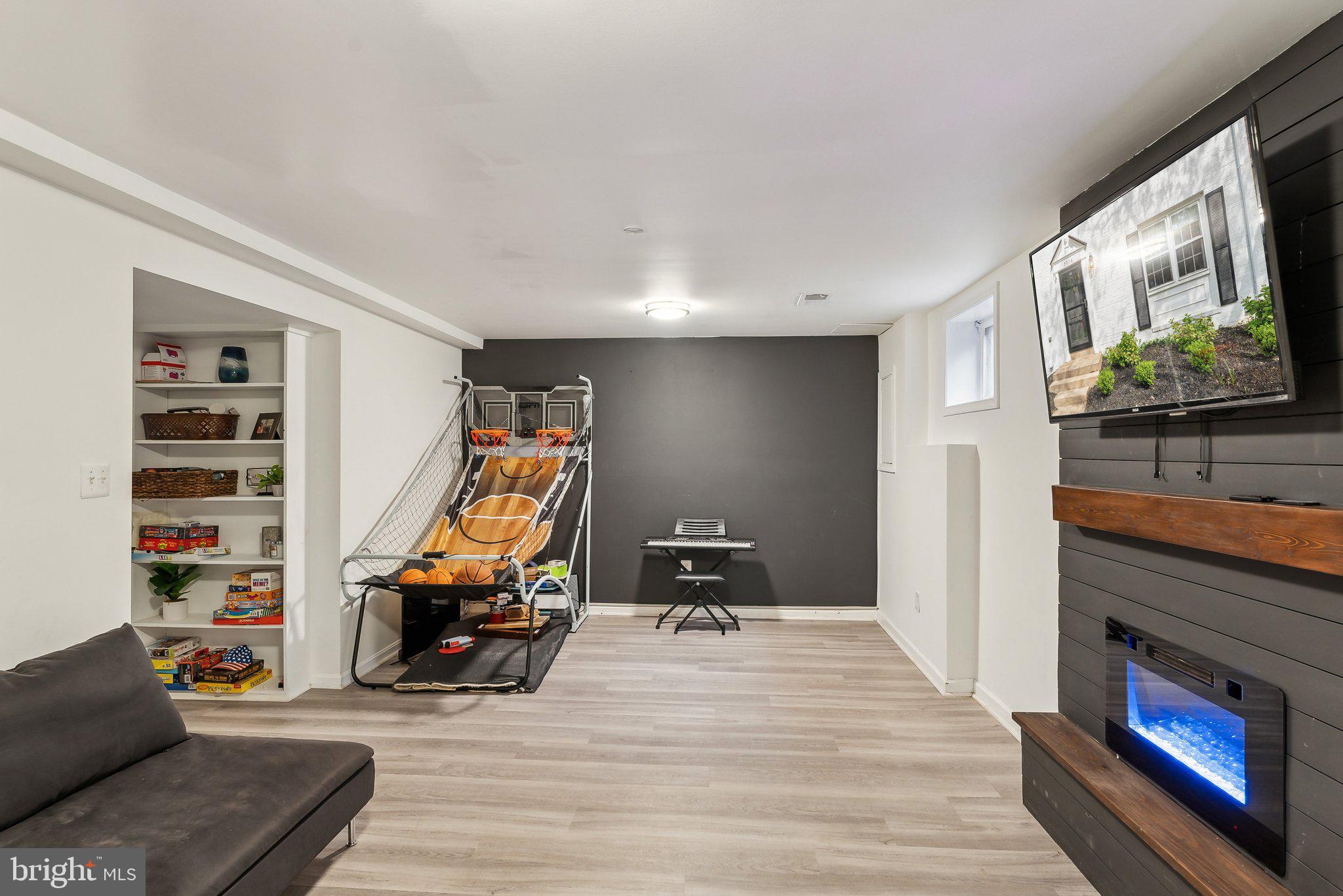 TOWNES OF ORANGE HUNT - Residential