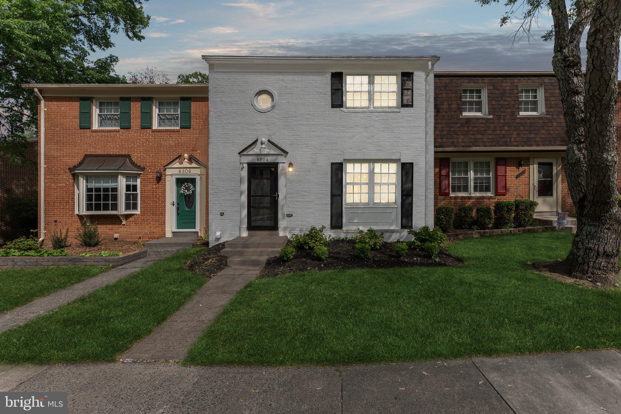 TOWNES OF ORANGE HUNT - Residential