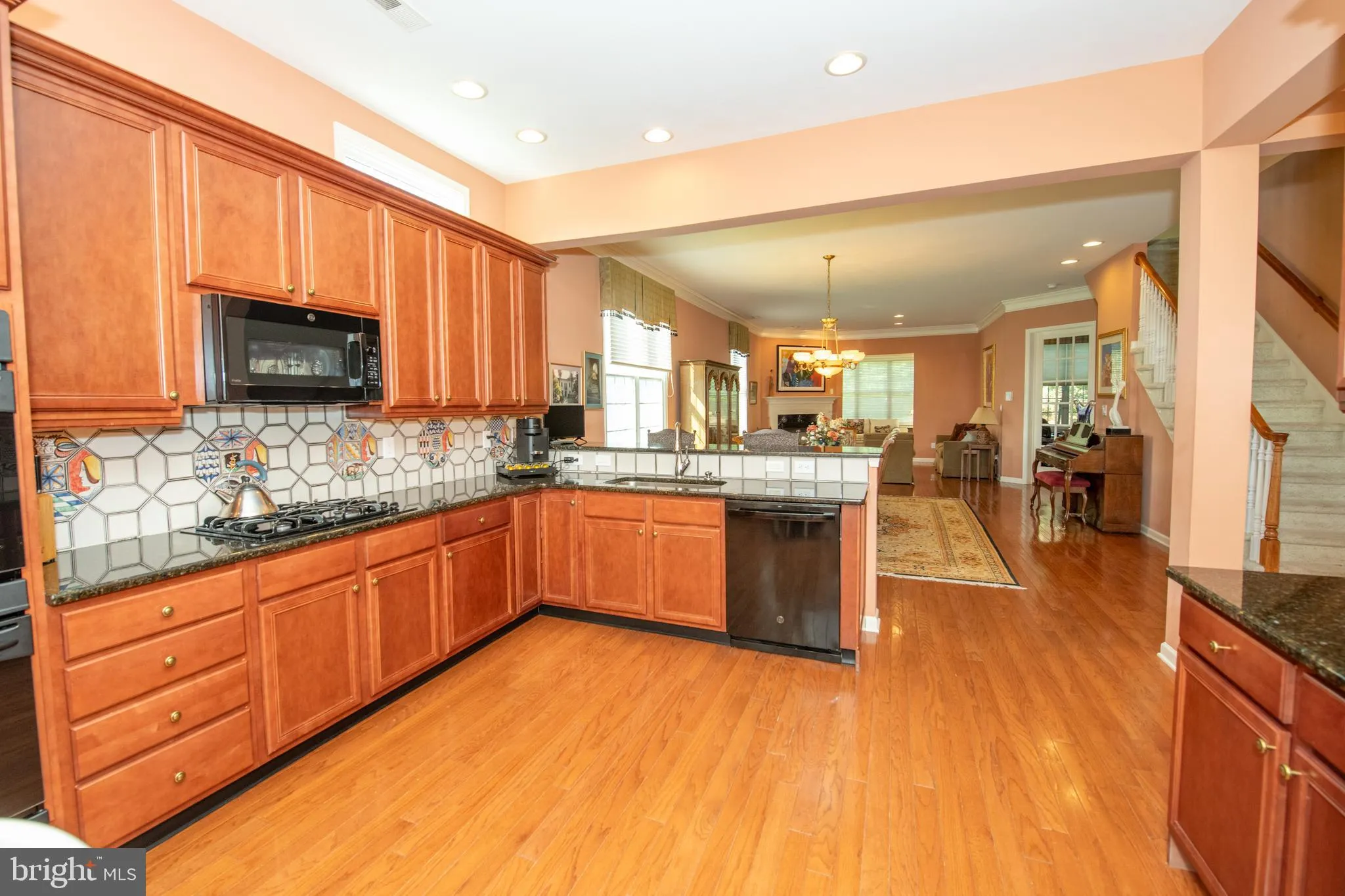 Southampton, Pennsylvania 18966, United States, 3 Bedrooms Bedrooms, ,3 BathroomsBathrooms,Residential,Pending,207765