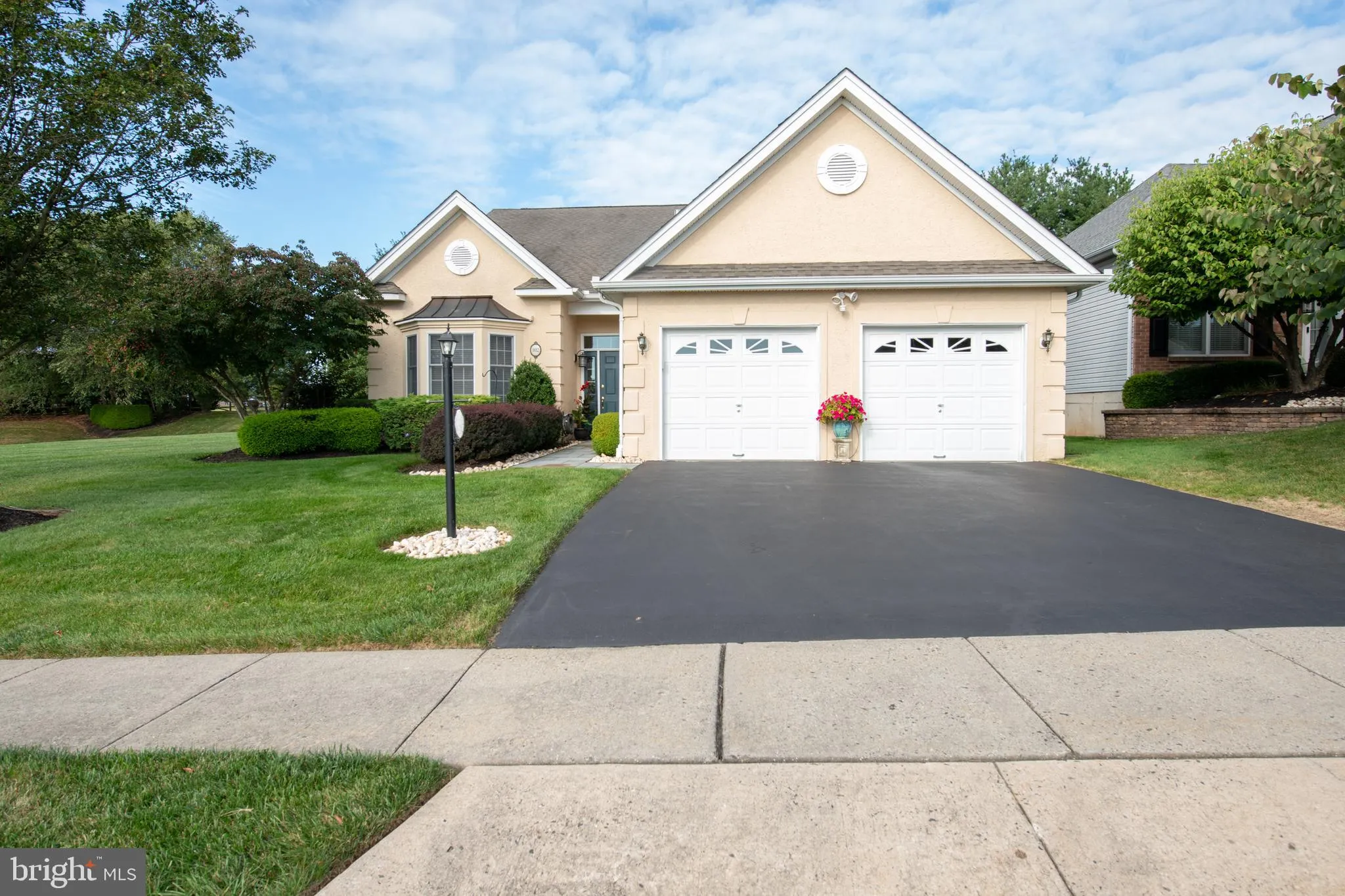 Southampton, Pennsylvania 18966, United States, 3 Bedrooms Bedrooms, ,3 BathroomsBathrooms,Residential,Pending,207765