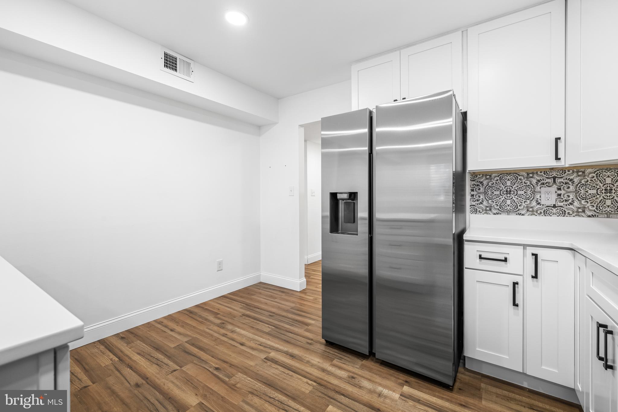 11 BAILIFFS COURT 101