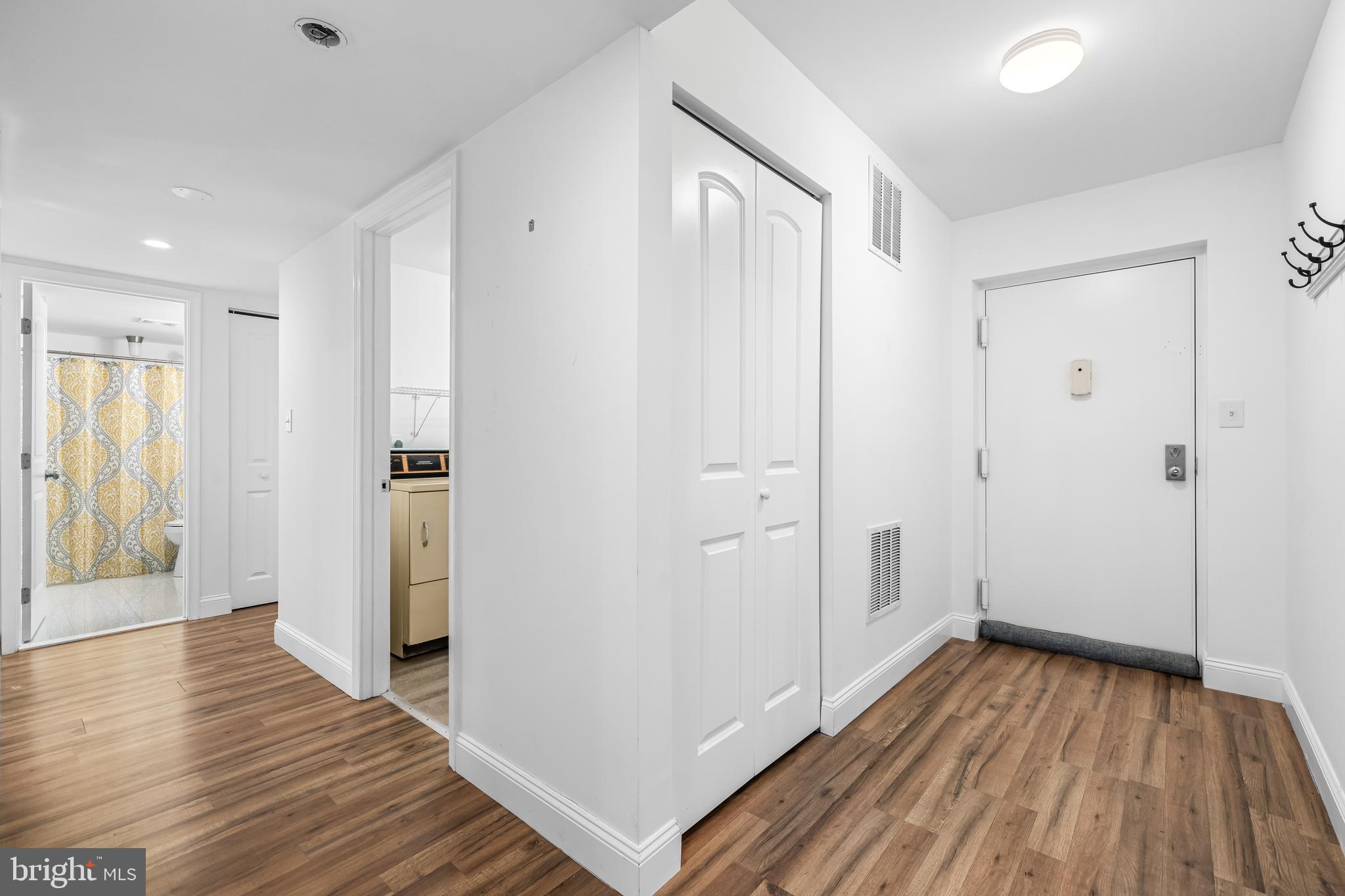 11 BAILIFFS COURT 101