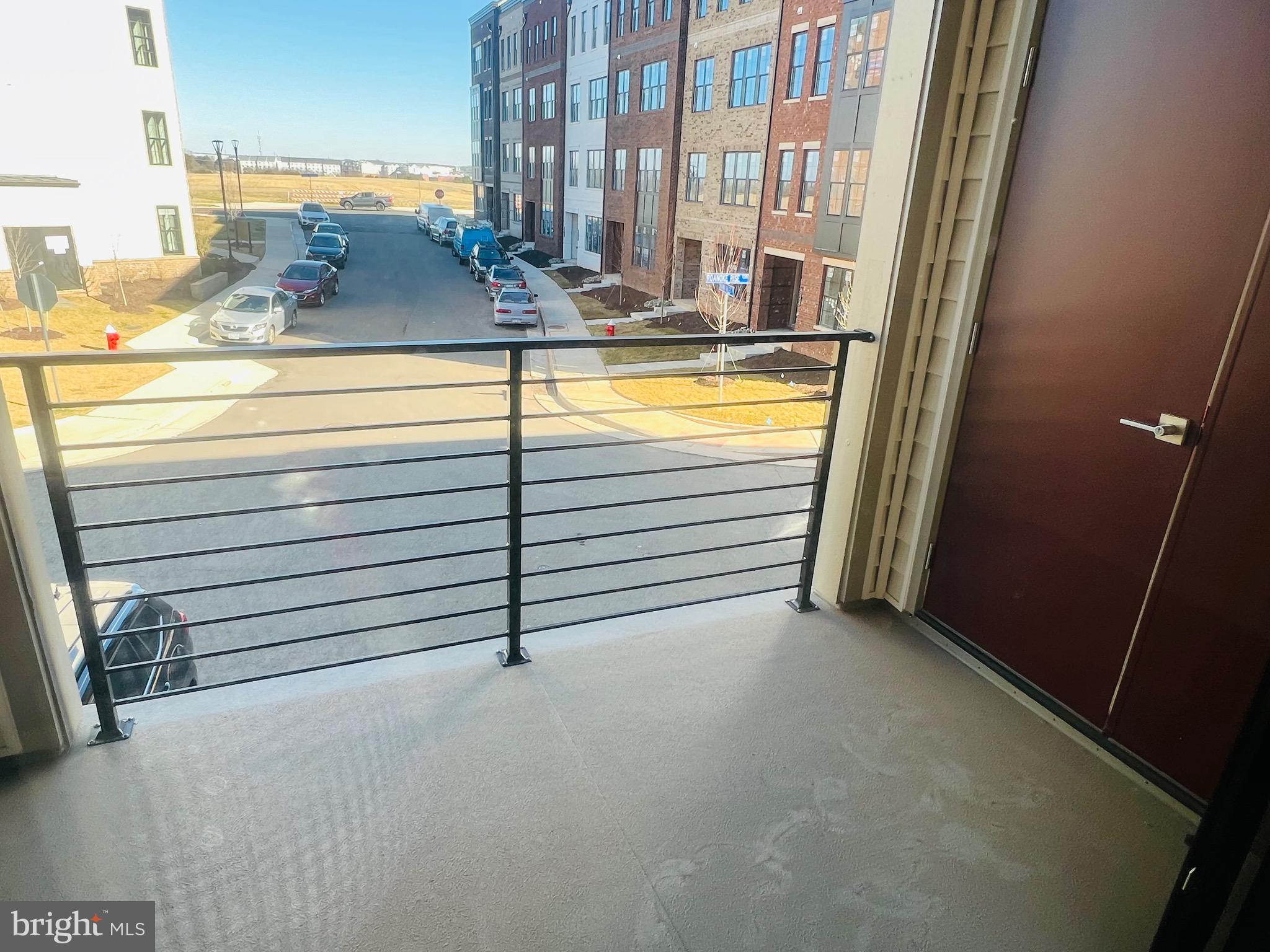 METRO WALK AT MOOREFIELD STATION - Residential Lease