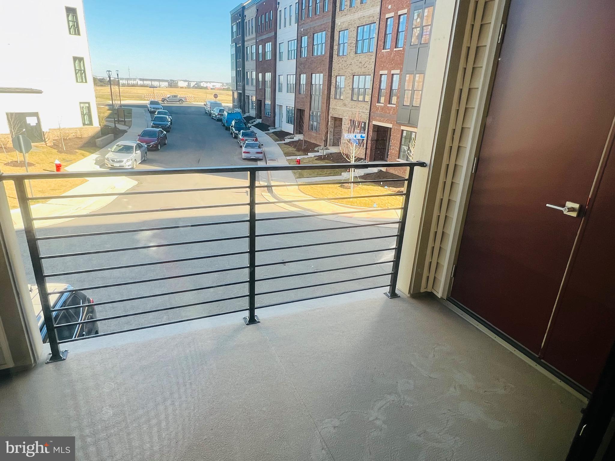 METRO WALK AT MOOREFIELD STATION - Residential Lease