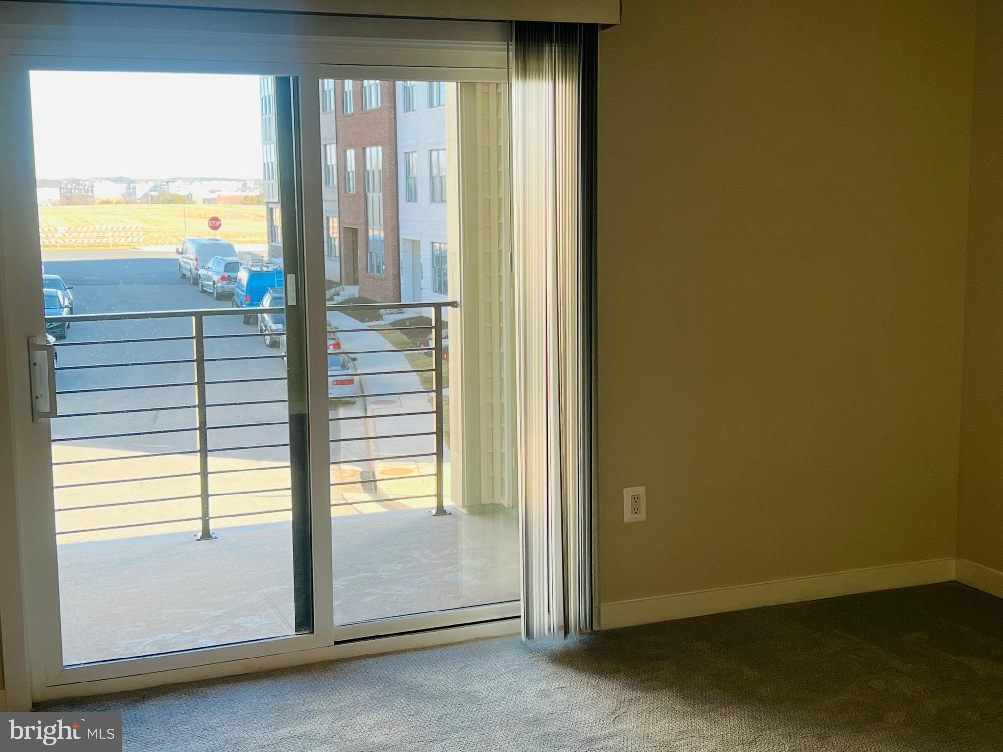 METRO WALK AT MOOREFIELD STATION - Residential Lease