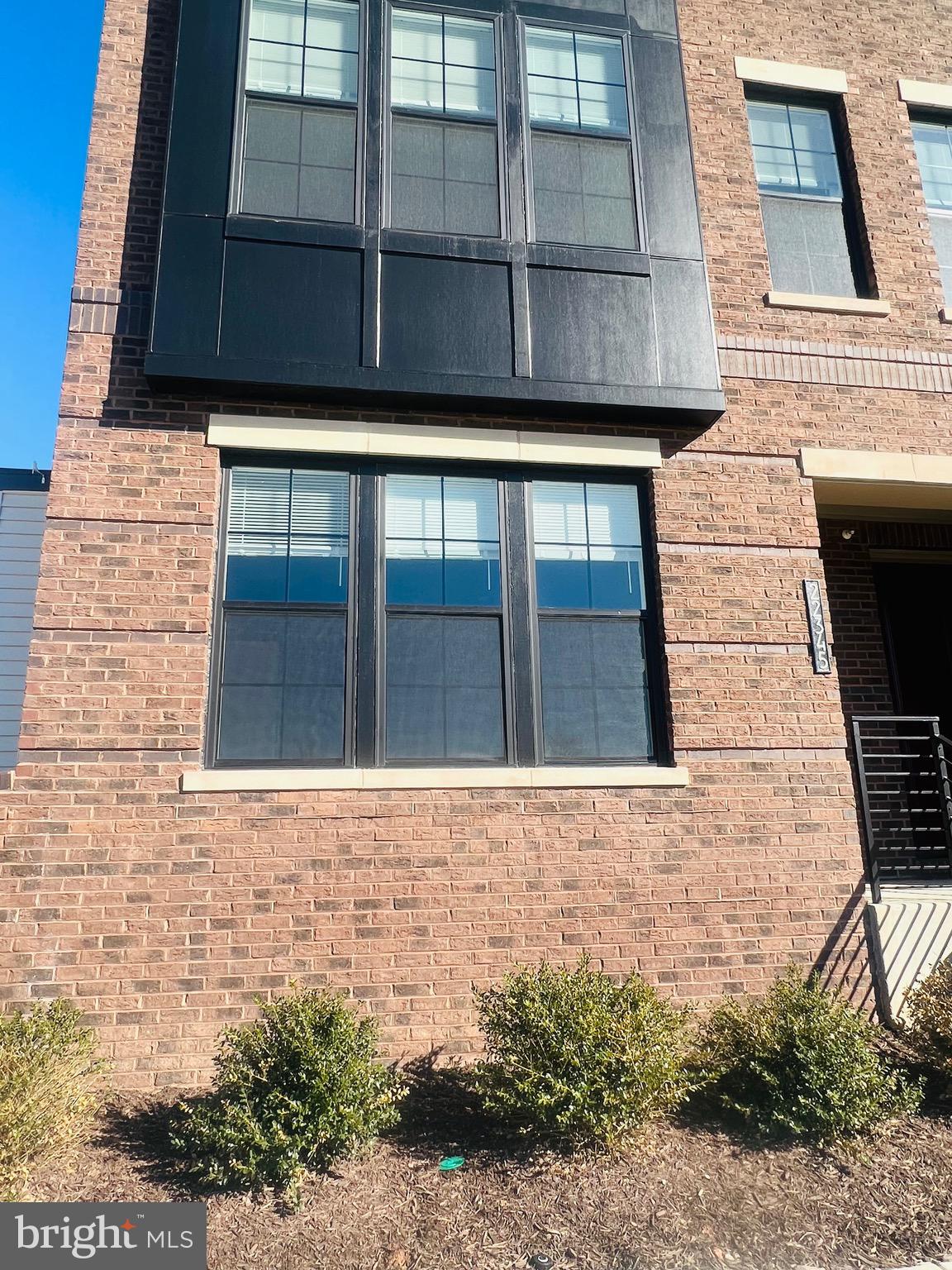 METRO WALK AT MOOREFIELD STATION - Residential Lease