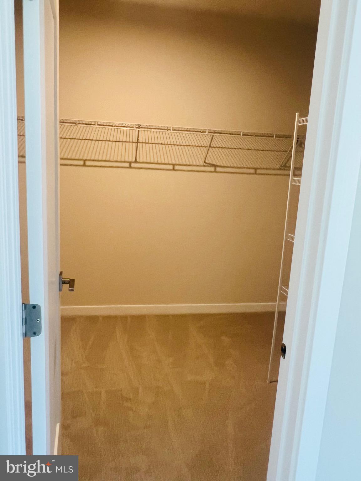 METRO WALK AT MOOREFIELD STATION - Residential Lease