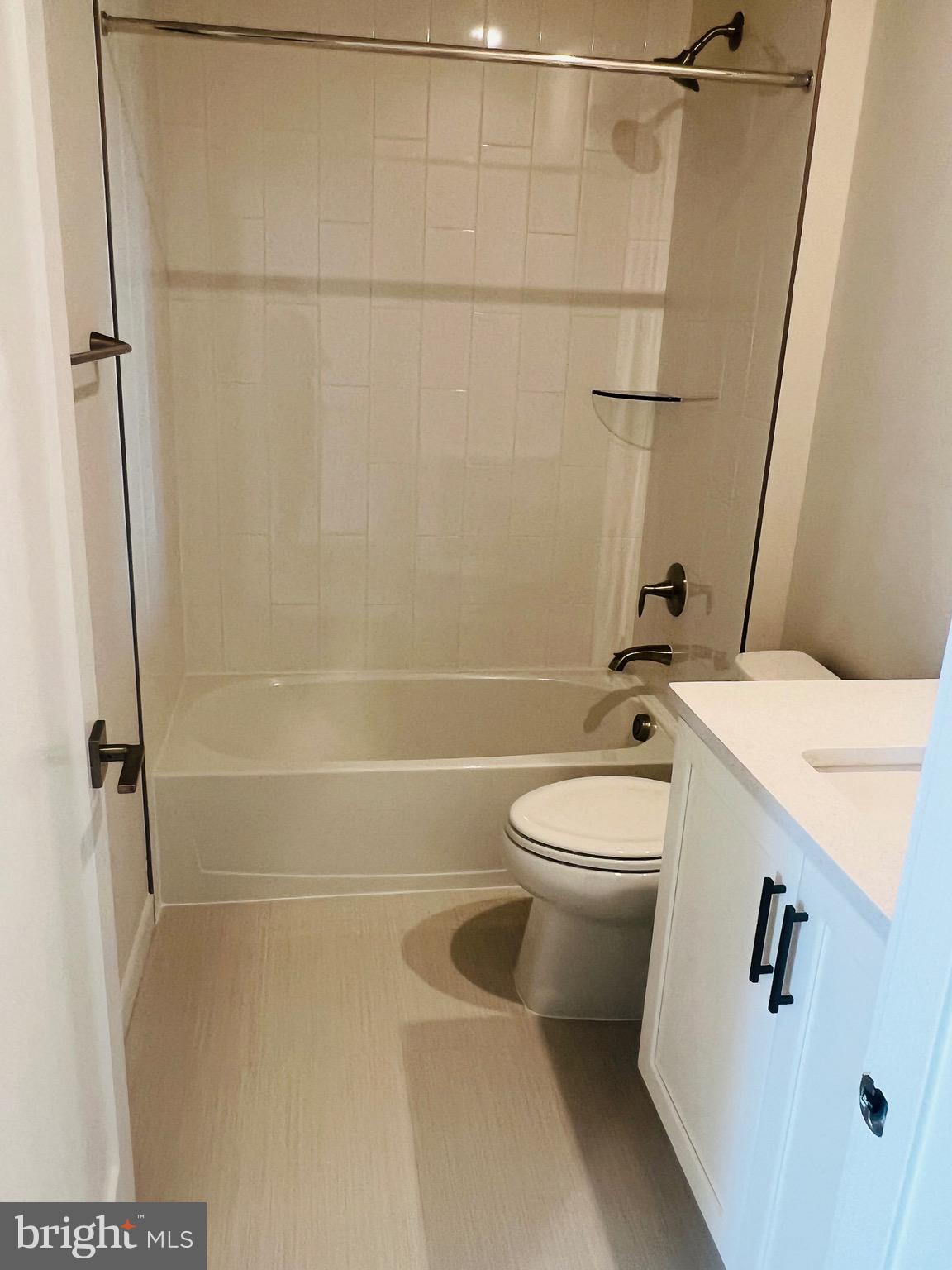 METRO WALK AT MOOREFIELD STATION - Residential Lease