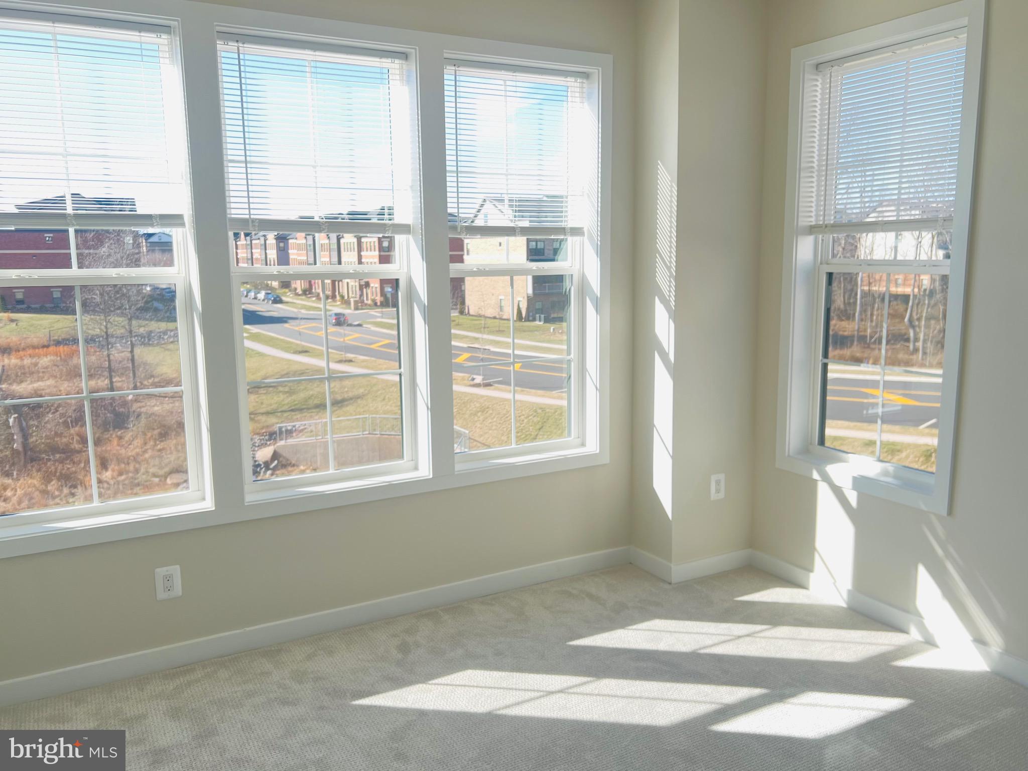 METRO WALK AT MOOREFIELD STATION - Residential Lease