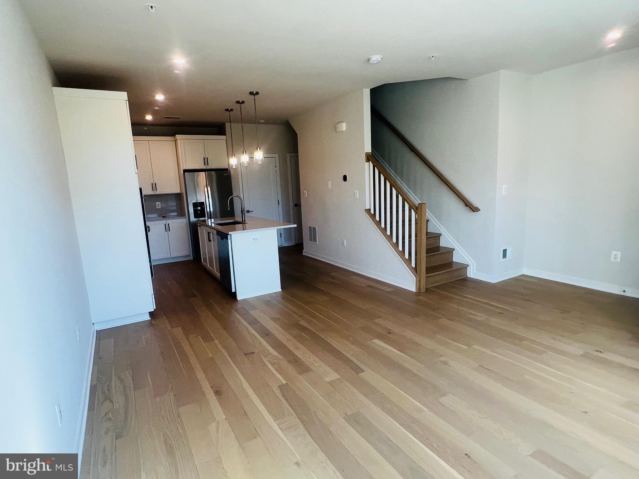 METRO WALK AT MOOREFIELD STATION - Residential Lease