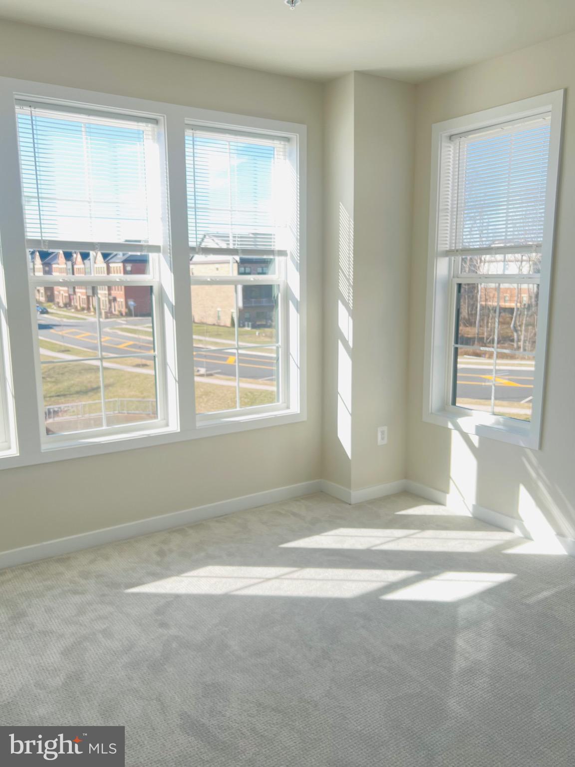 METRO WALK AT MOOREFIELD STATION - Residential Lease