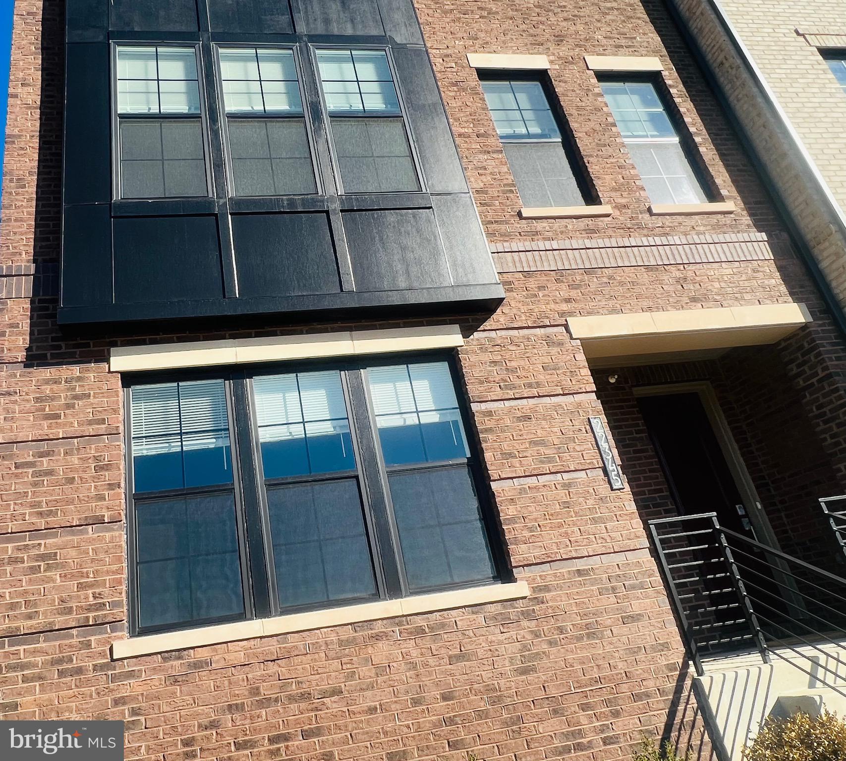 METRO WALK AT MOOREFIELD STATION - Residential Lease