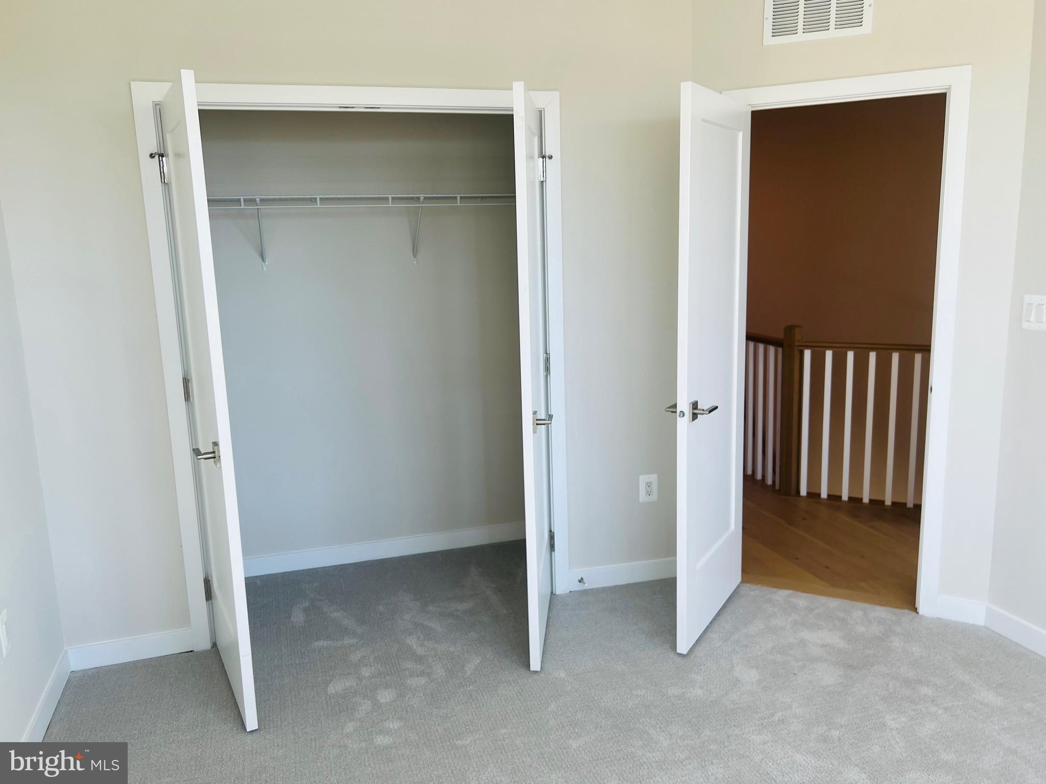 METRO WALK AT MOOREFIELD STATION - Residential Lease