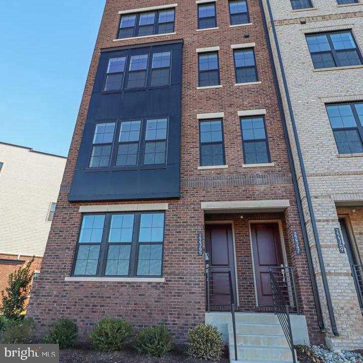 METRO WALK AT MOOREFIELD STATION - Residential Lease