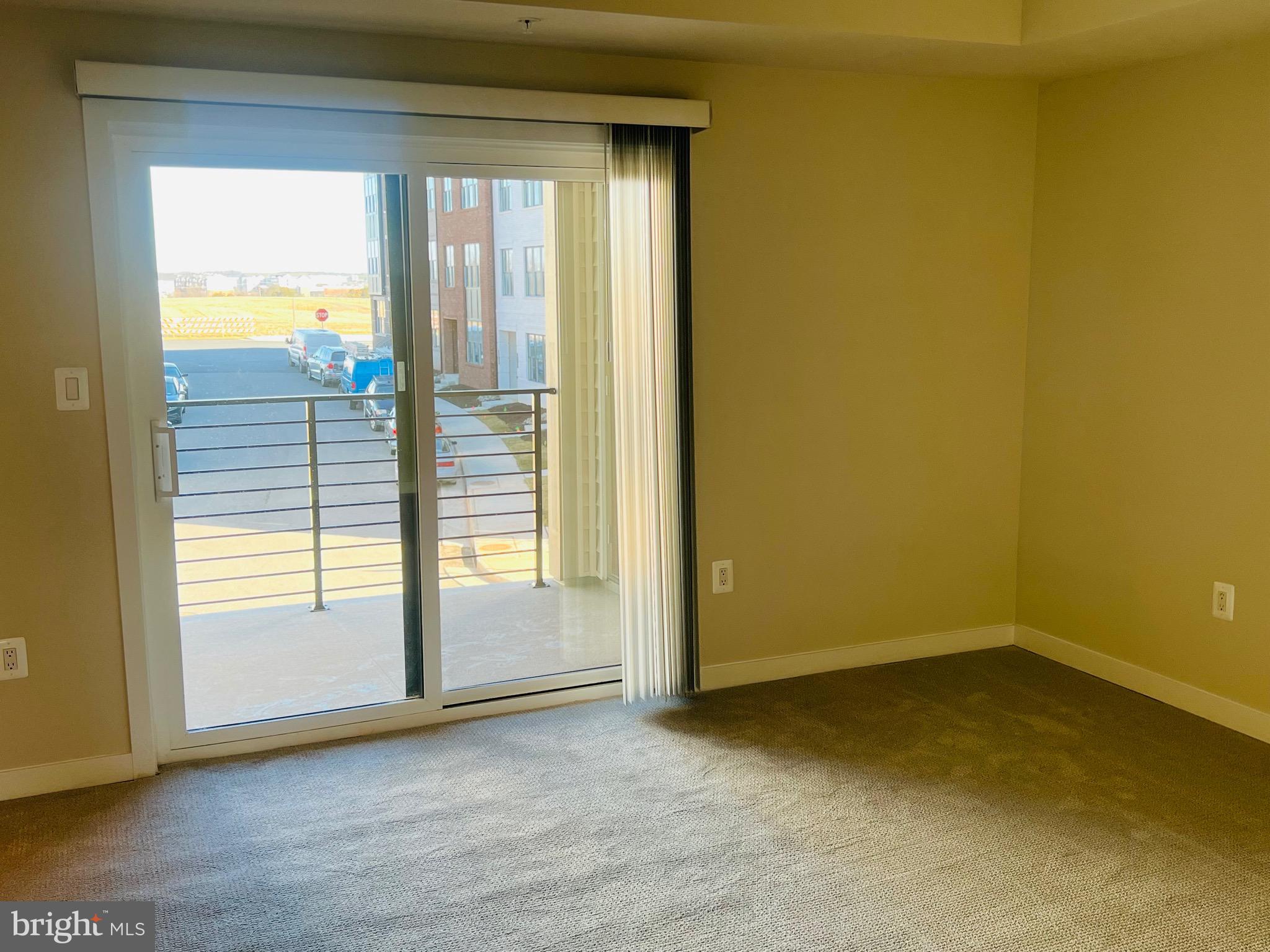 METRO WALK AT MOOREFIELD STATION - Residential Lease