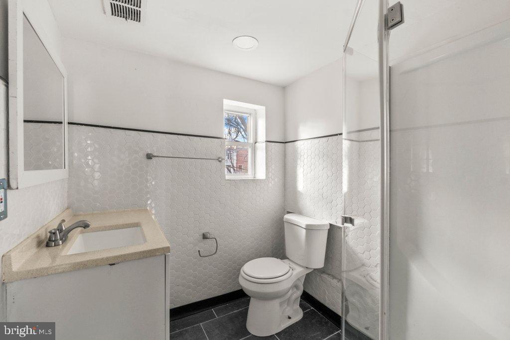 HOLLINS MARKET - Residential