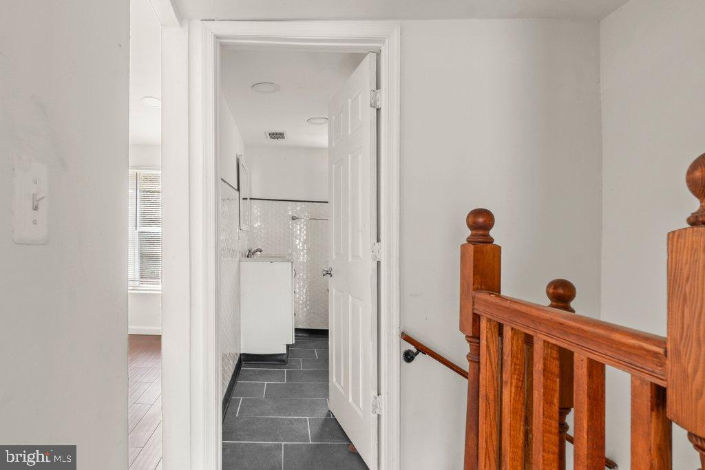 HOLLINS MARKET - Residential