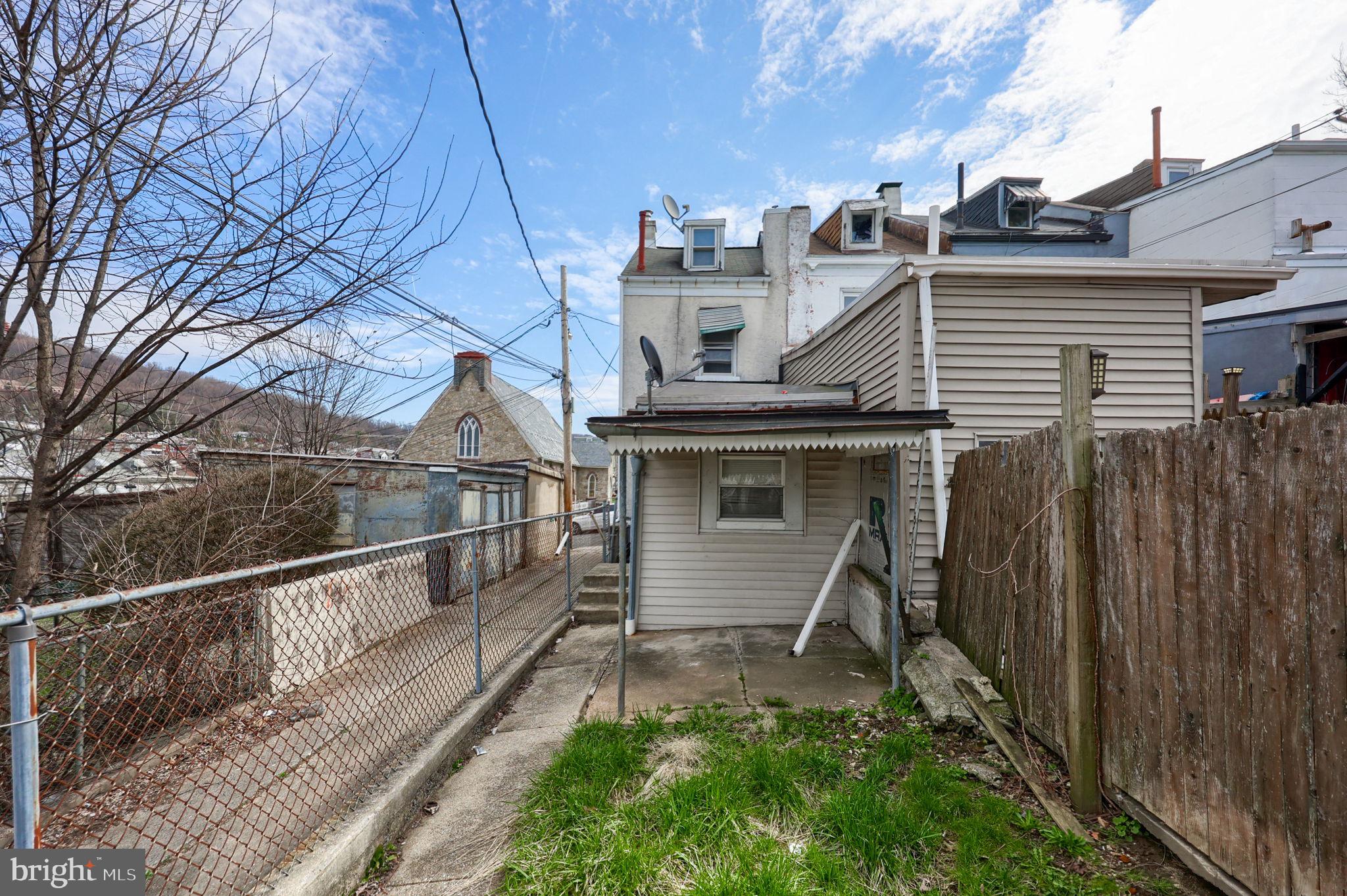 SOUTHERN READING - Residential