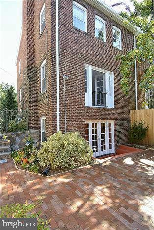 VIRGINIA VILLAGE - Residential Lease