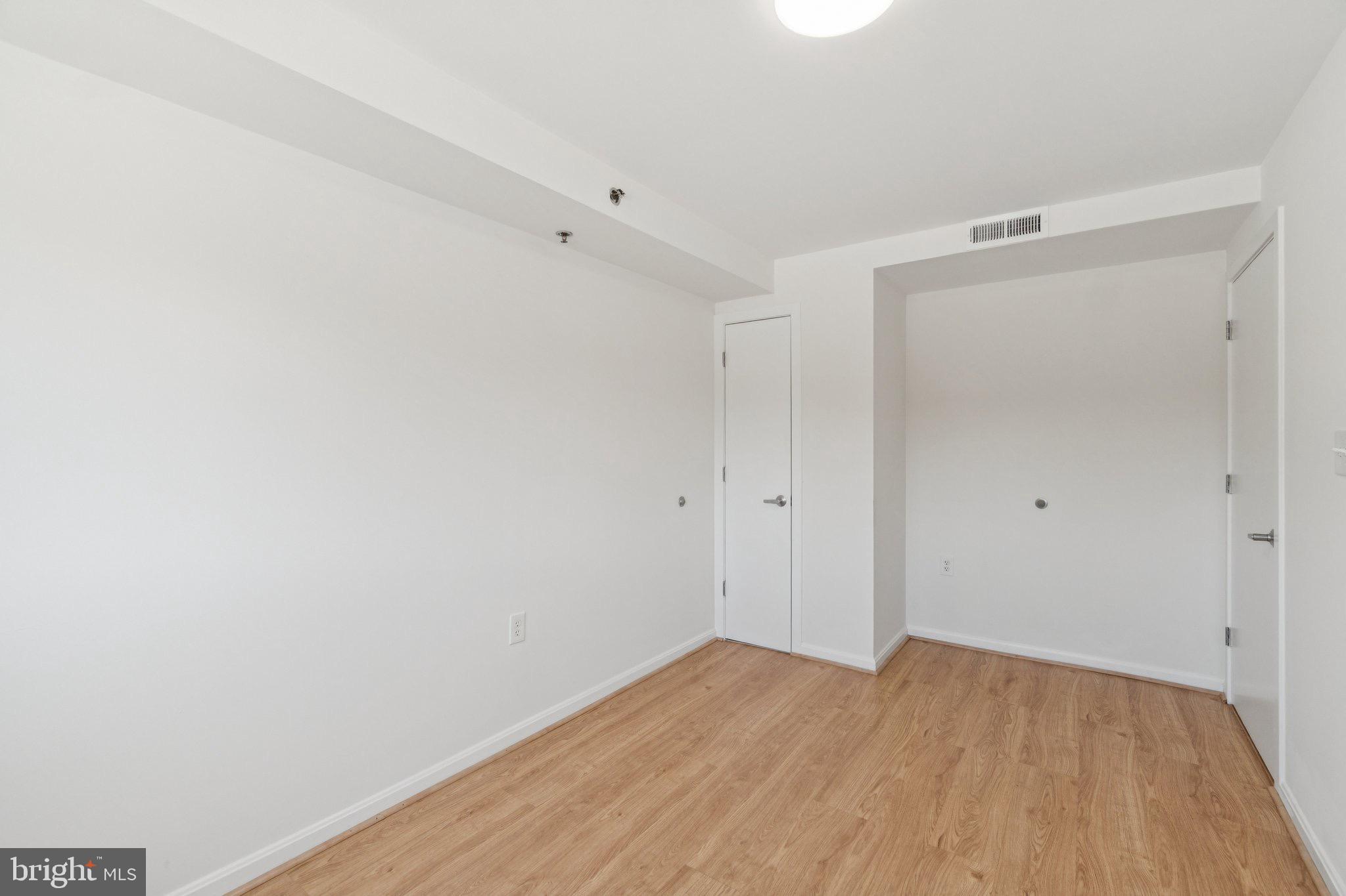 SILVER SPRING - Residential