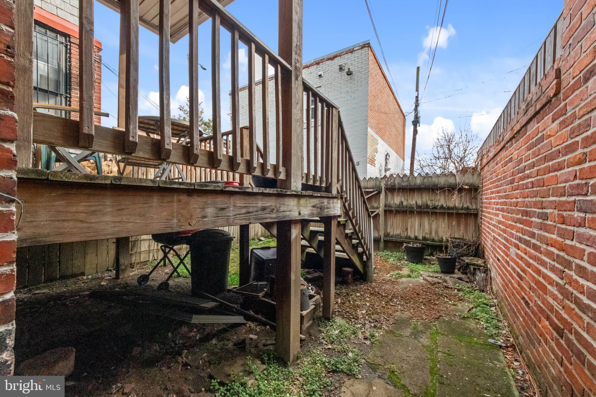 1011 INDEPENDENCE AVENUE SE