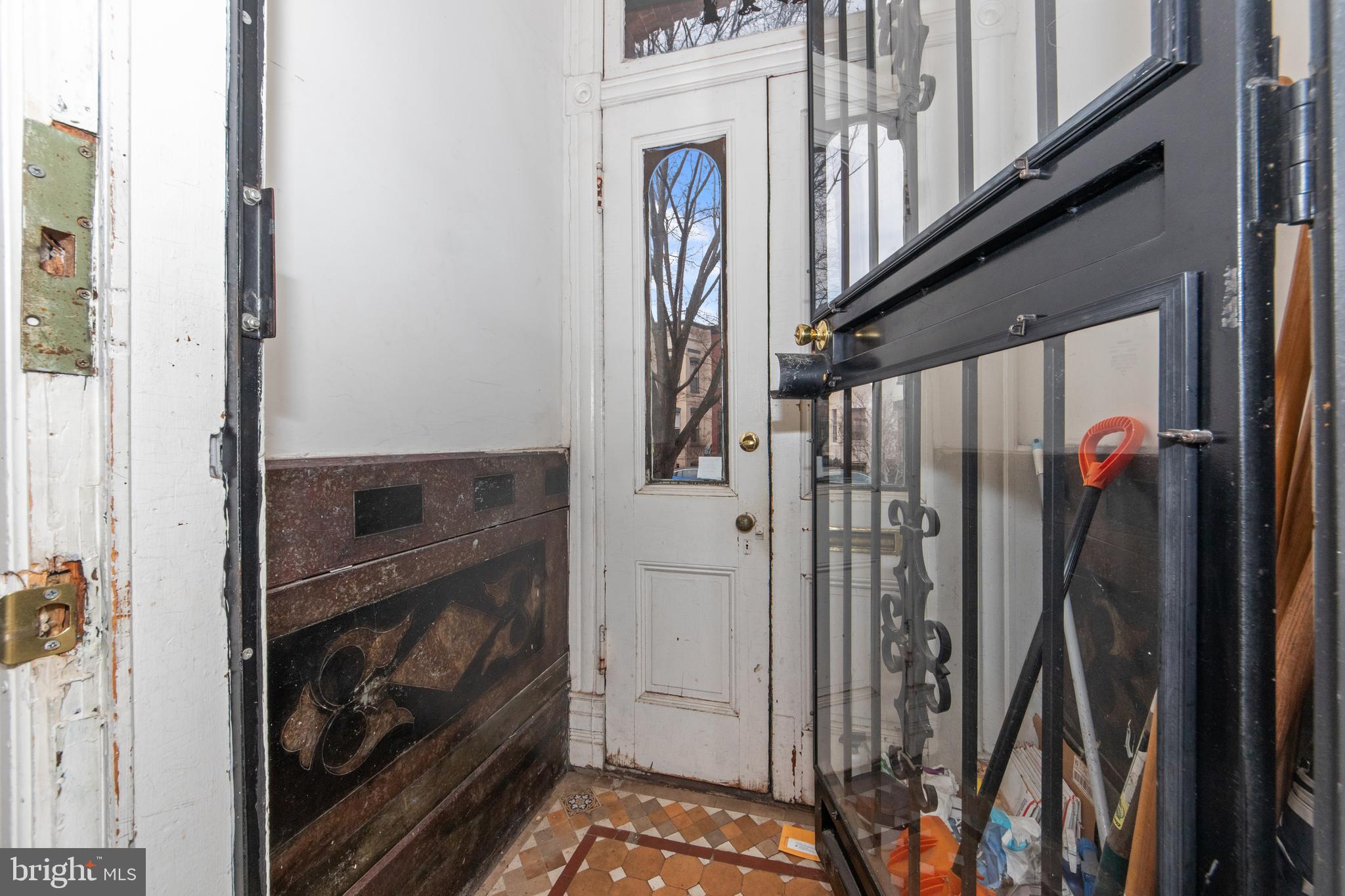 1011 INDEPENDENCE AVENUE SE