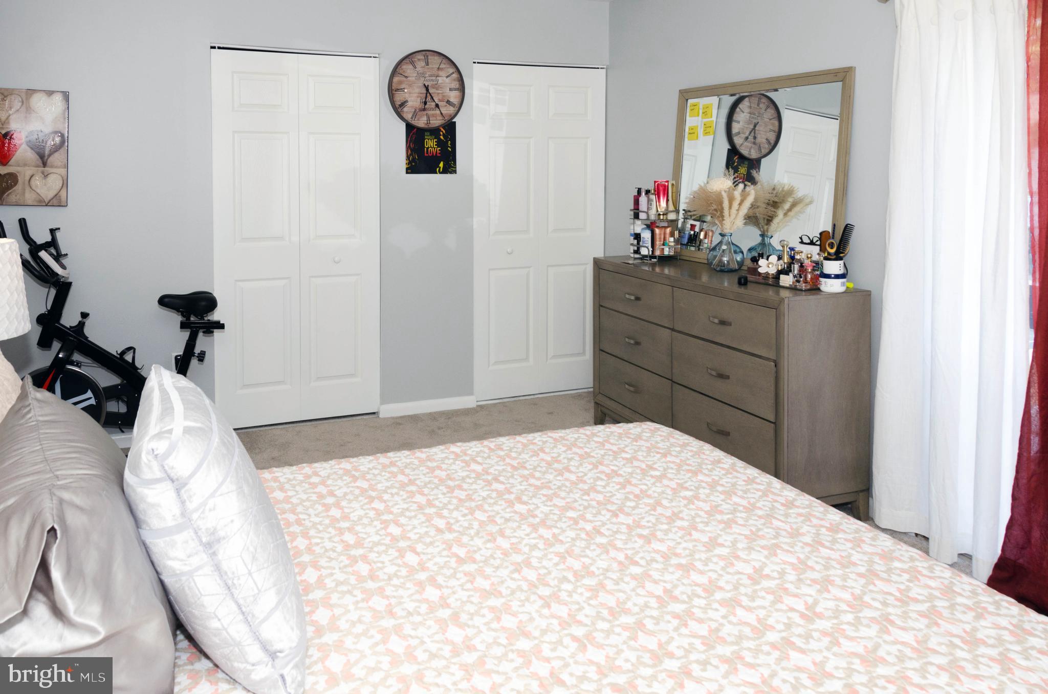 APPLEWALK CONDO - Residential Lease