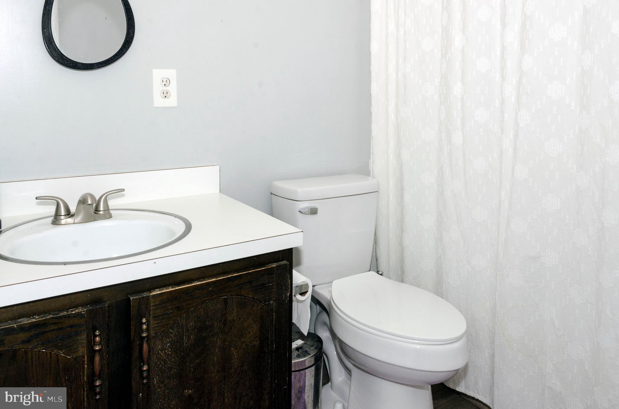 APPLEWALK CONDO - Residential Lease