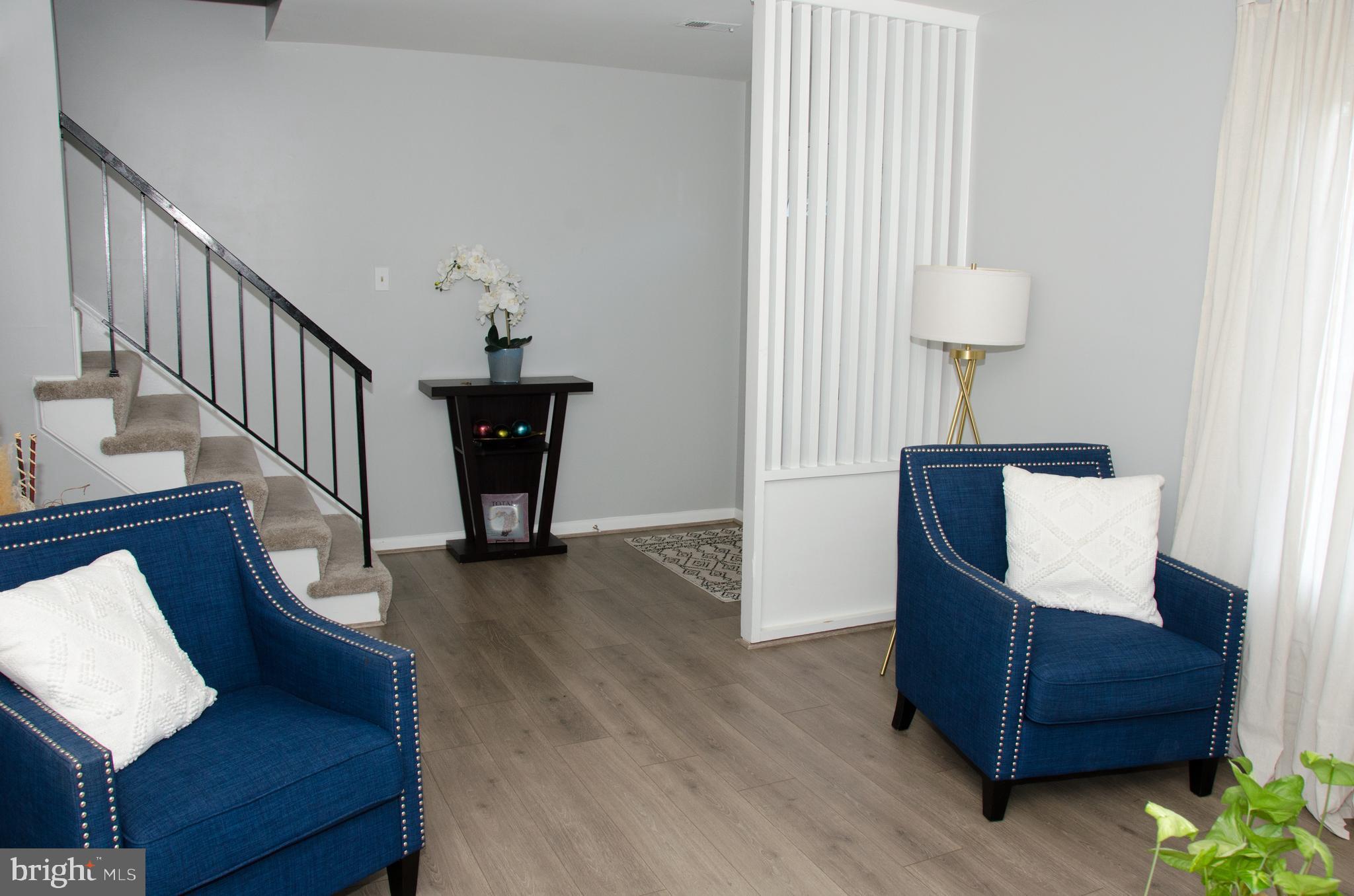 APPLEWALK CONDO - Residential Lease