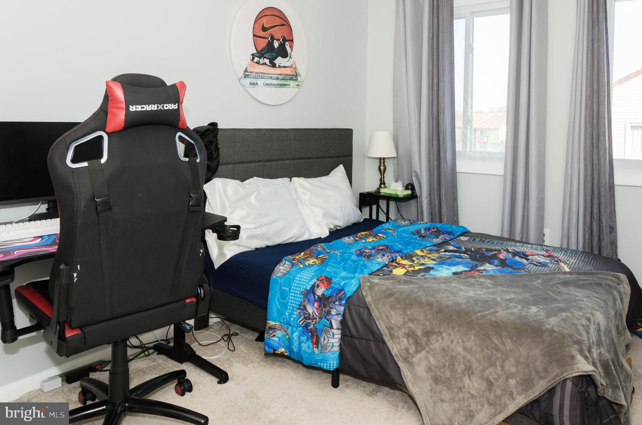 APPLEWALK CONDO - Residential Lease