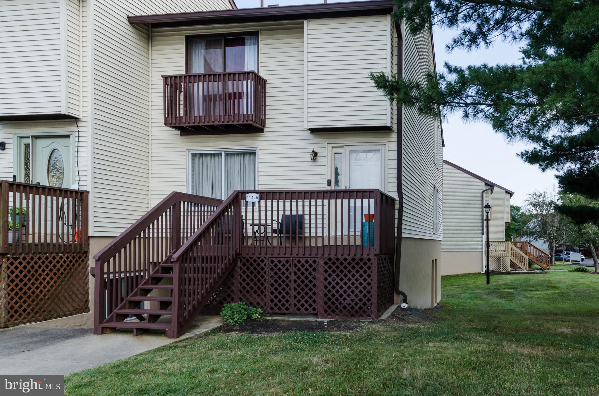 APPLEWALK CONDO - Residential Lease