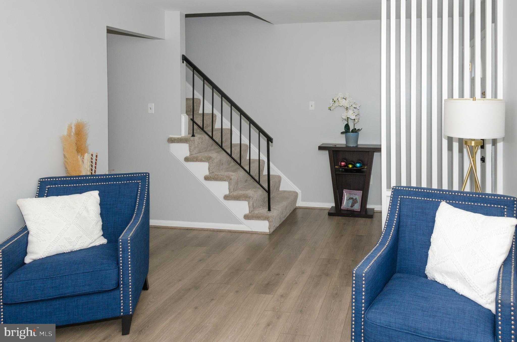 APPLEWALK CONDO - Residential Lease