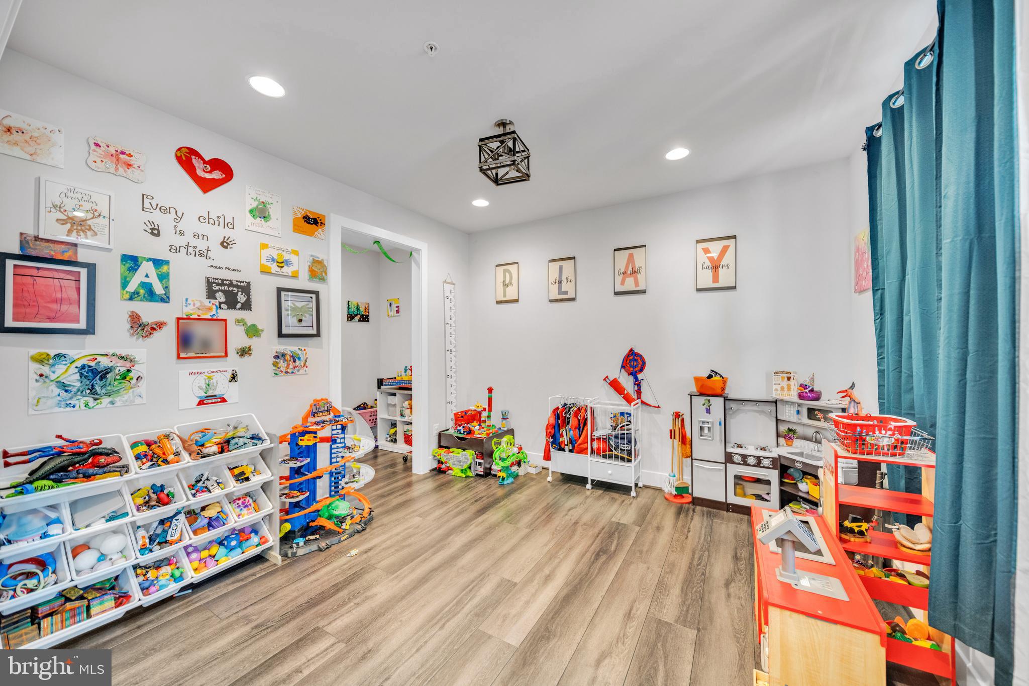 CLARKSBURG - Residential