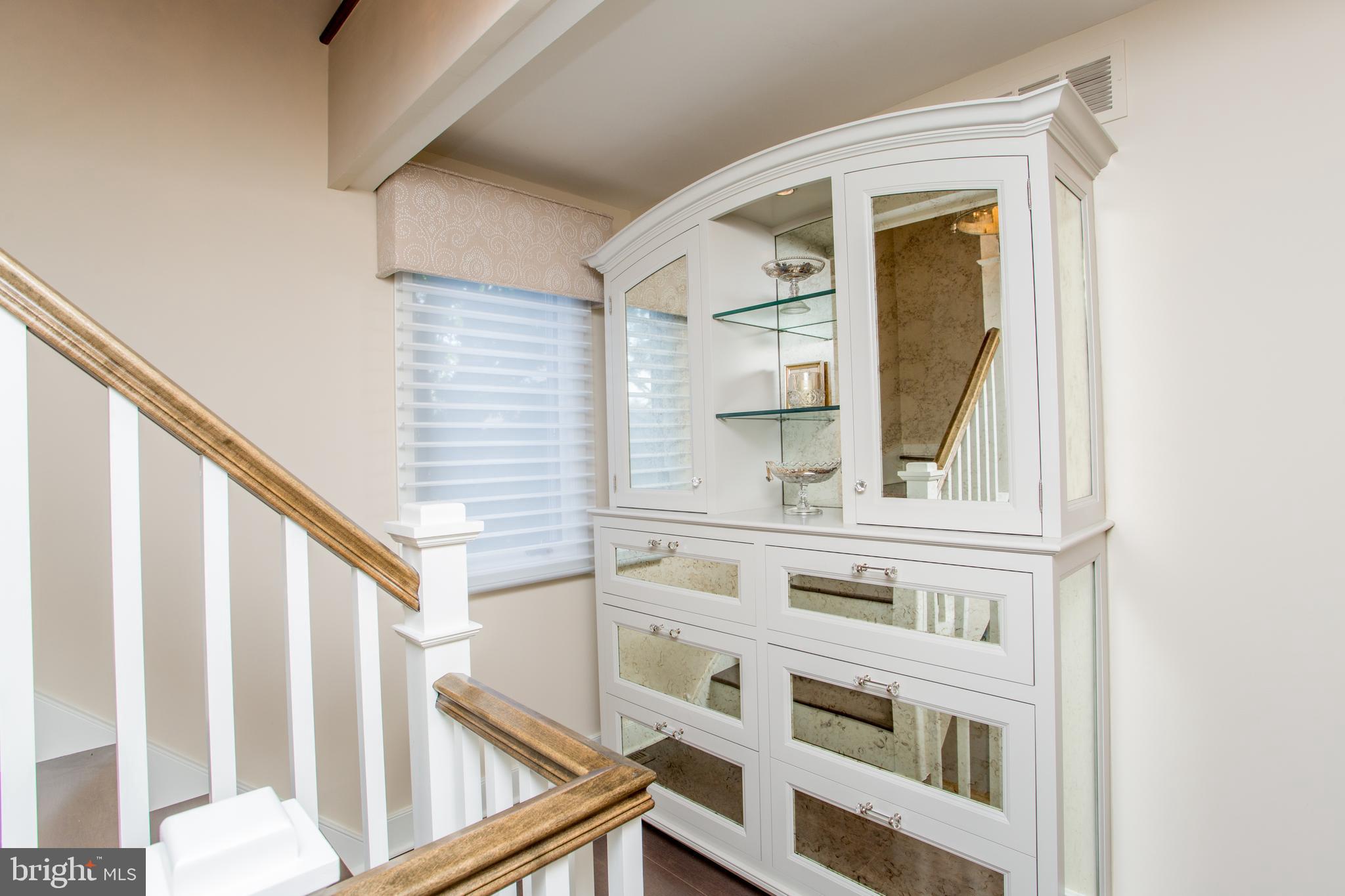 BARNES COURT CONDO - Residential