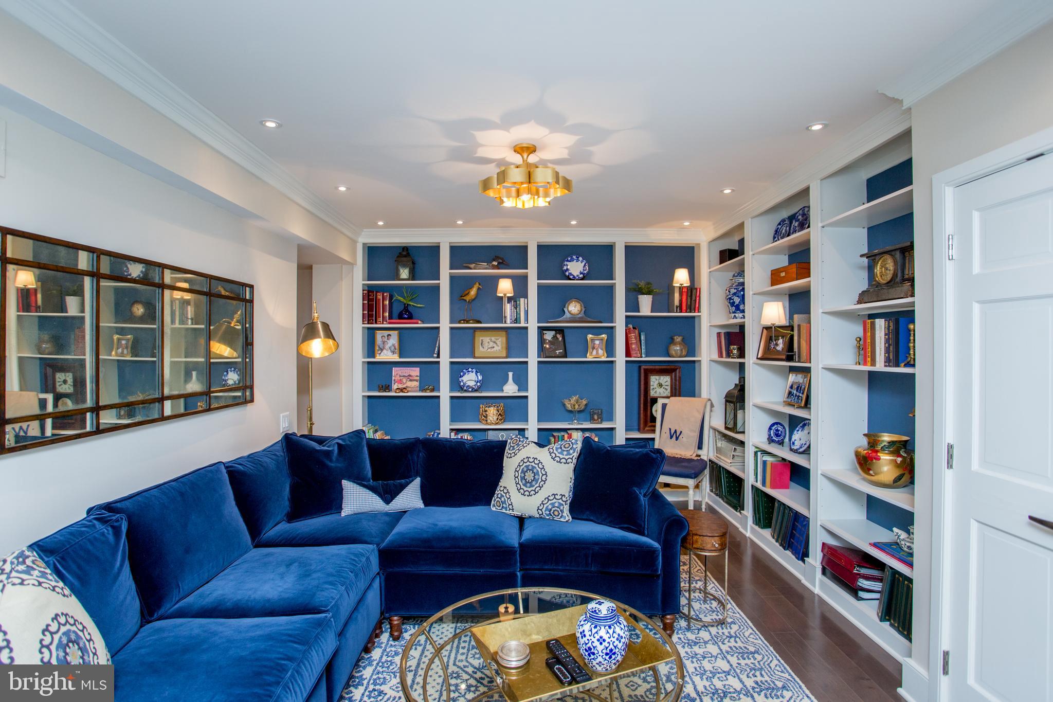 BARNES COURT CONDO - Residential