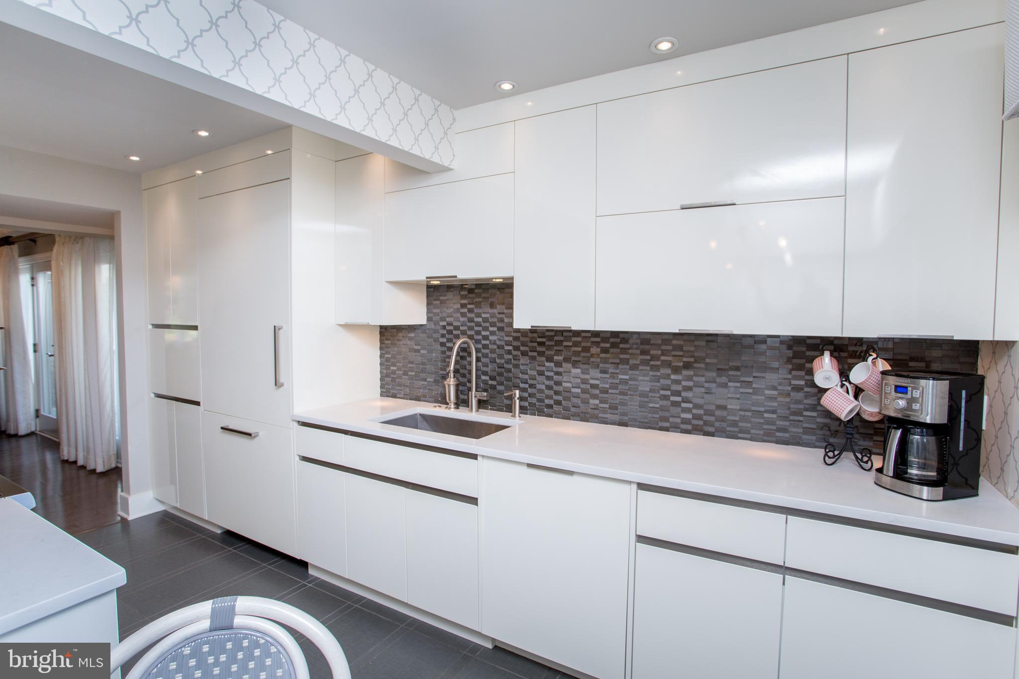 BARNES COURT CONDO - Residential