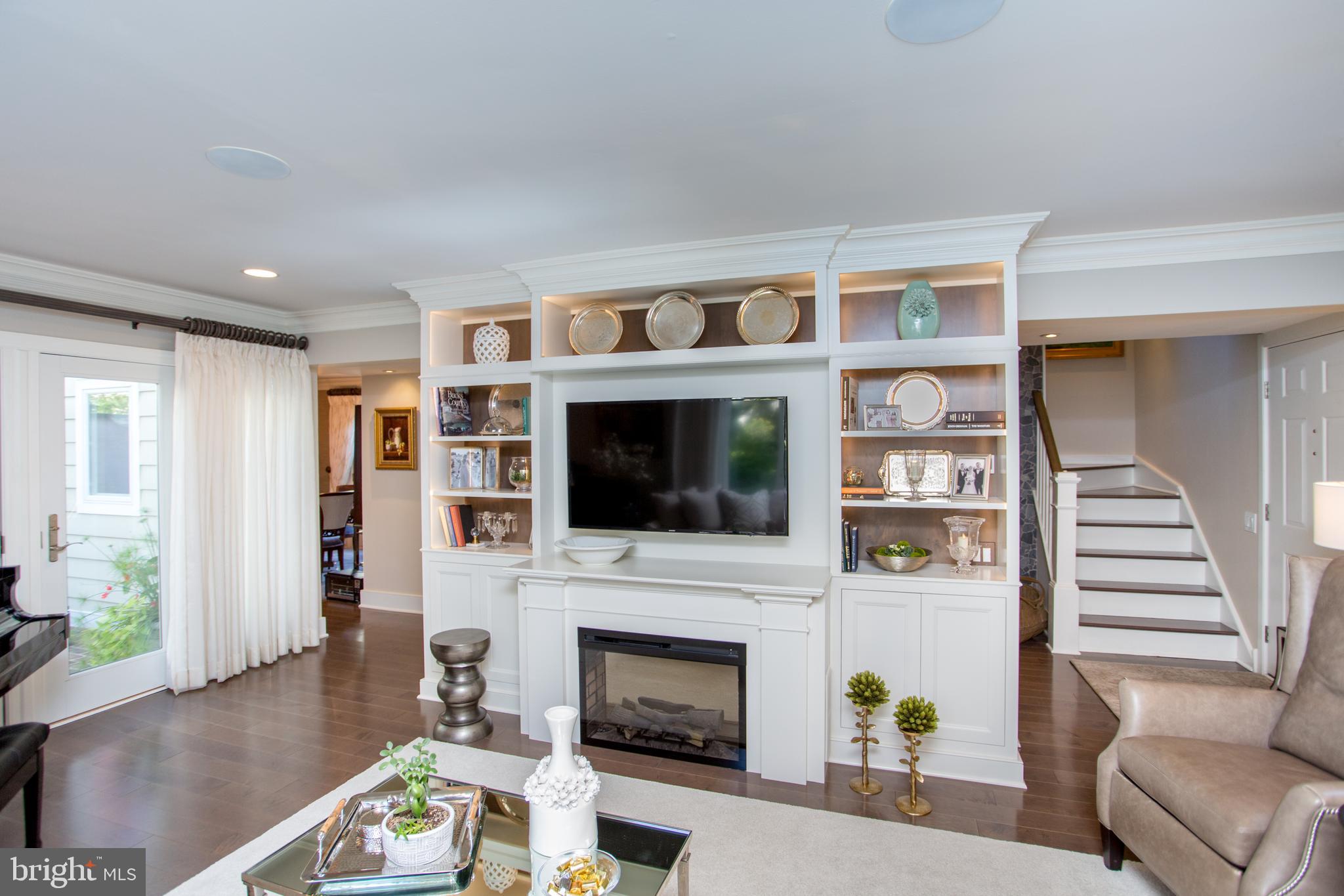 BARNES COURT CONDO - Residential