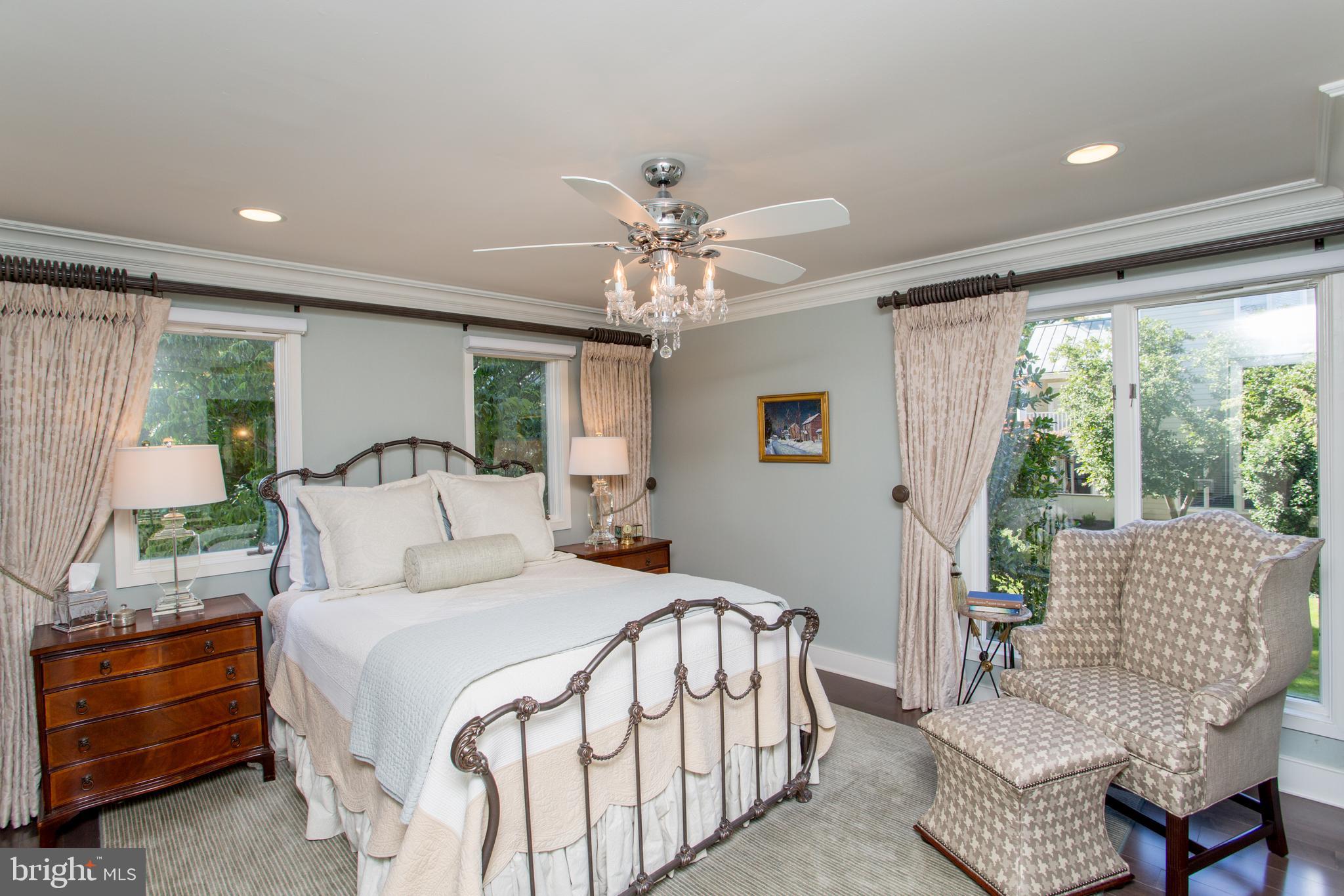 BARNES COURT CONDO - Residential