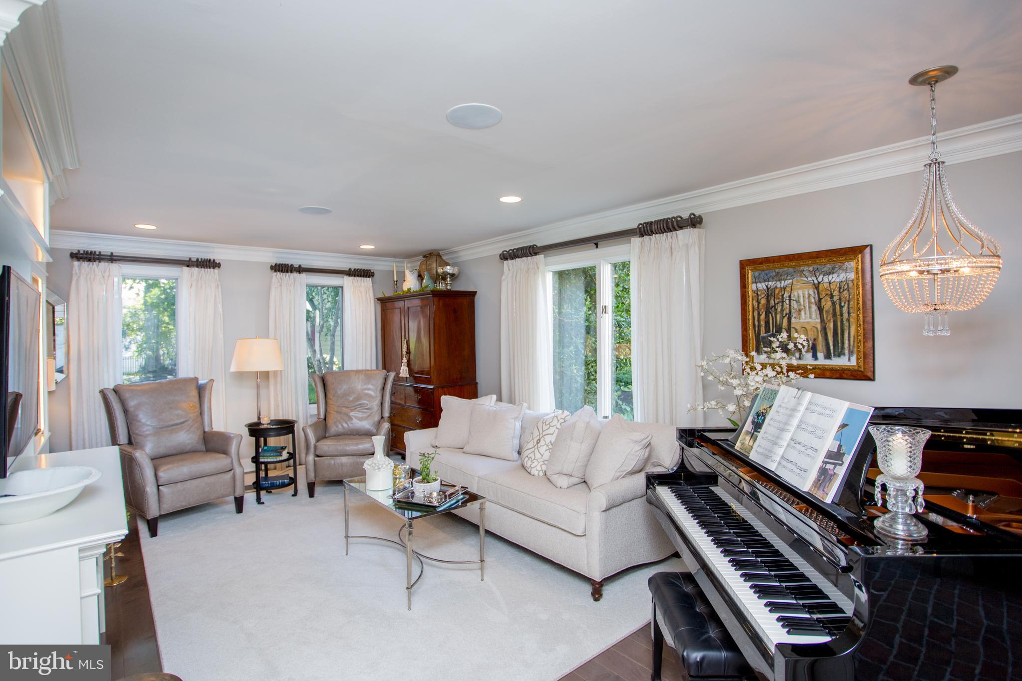 BARNES COURT CONDO - Residential