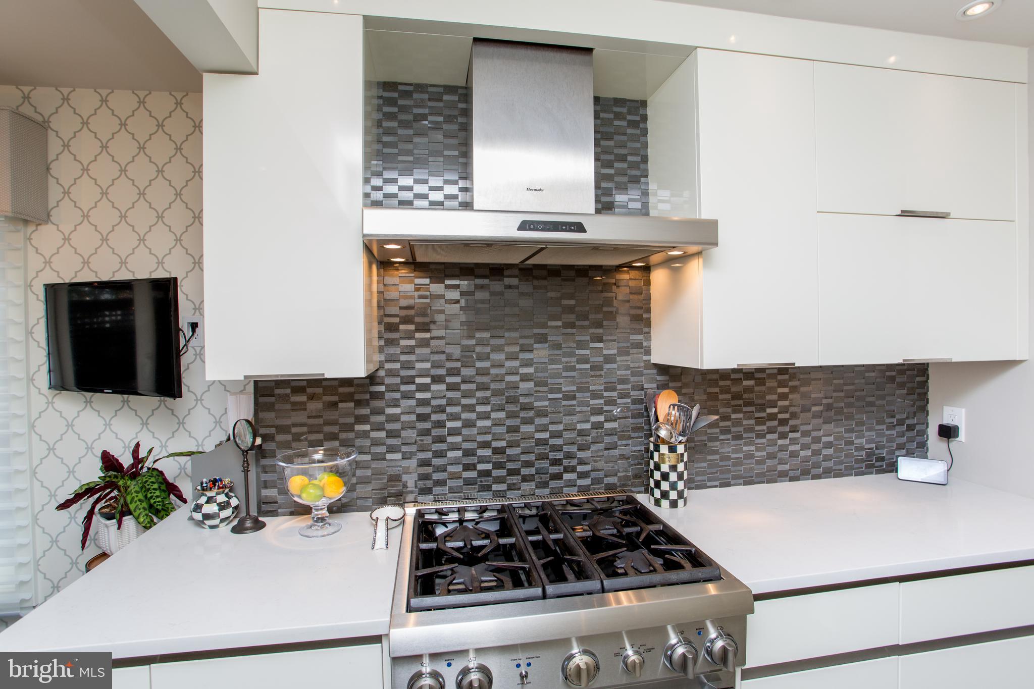 BARNES COURT CONDO - Residential