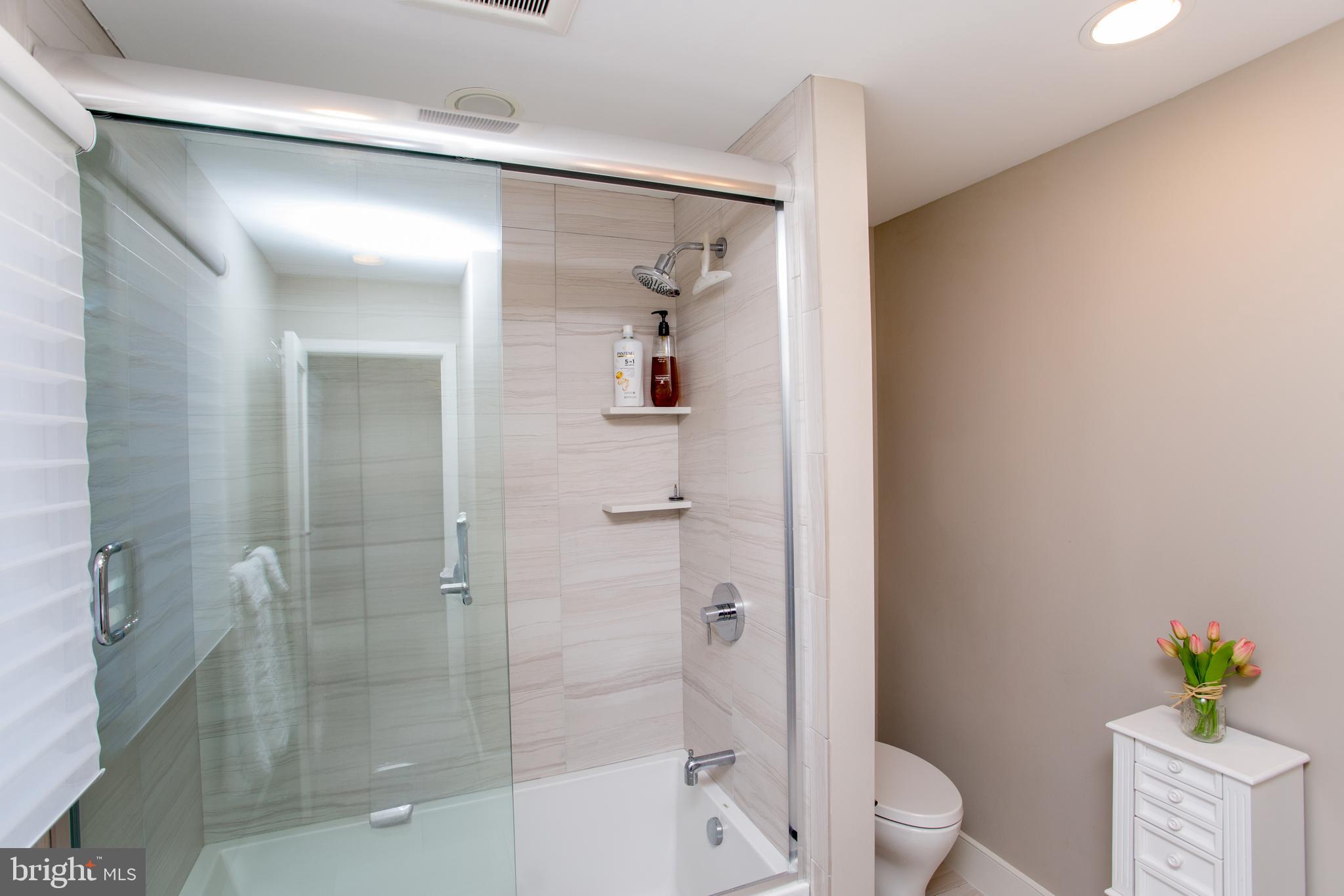 BARNES COURT CONDO - Residential