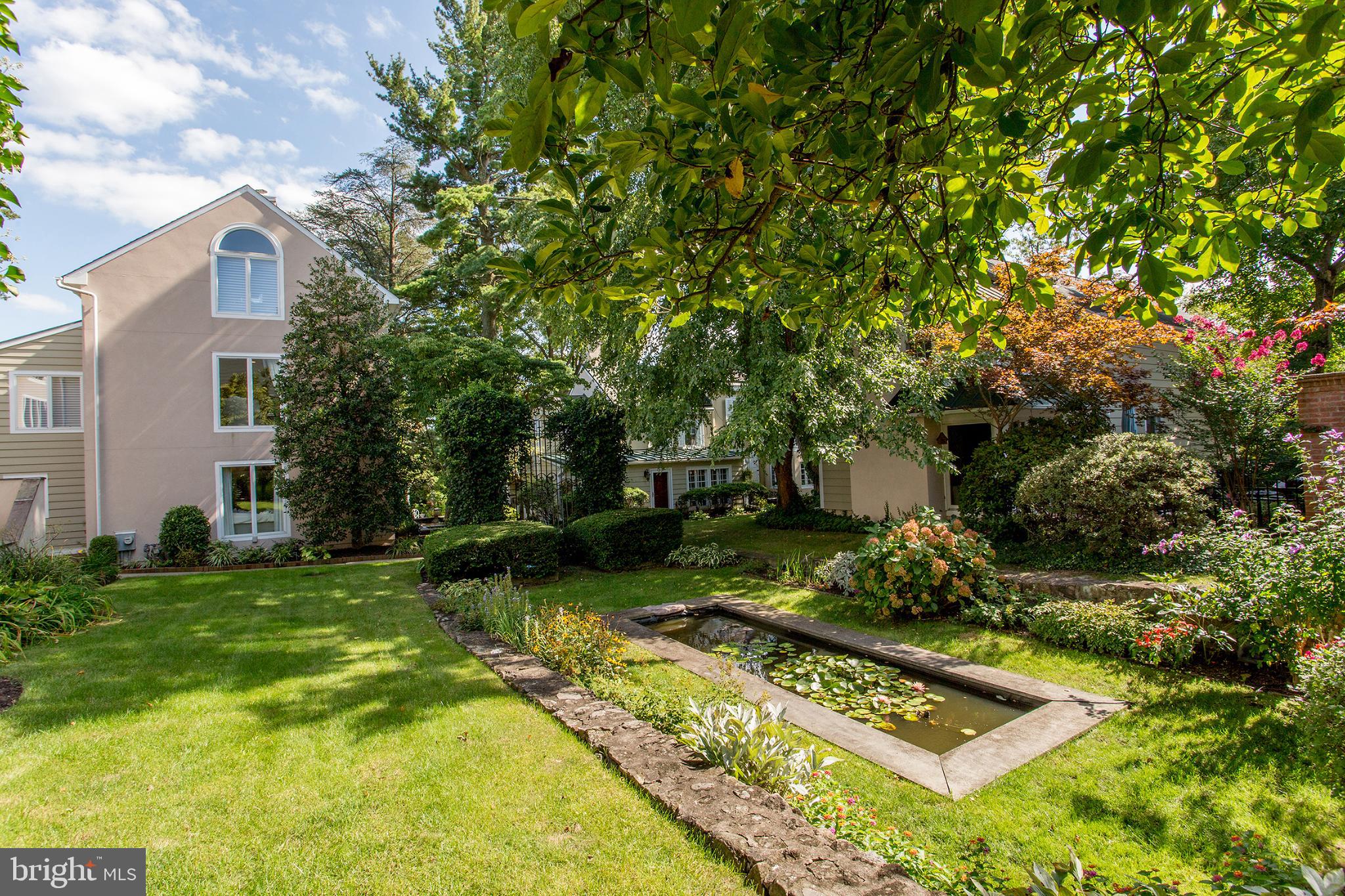 BARNES COURT CONDO - Residential