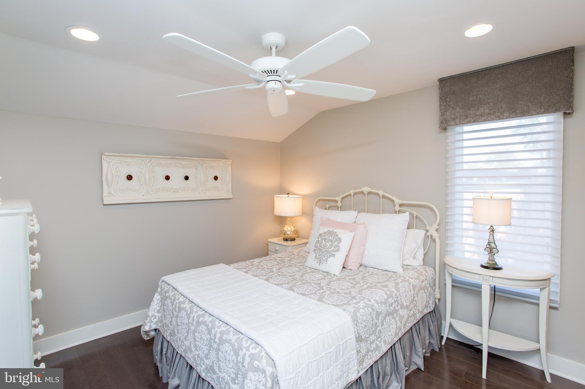 BARNES COURT CONDO - Residential