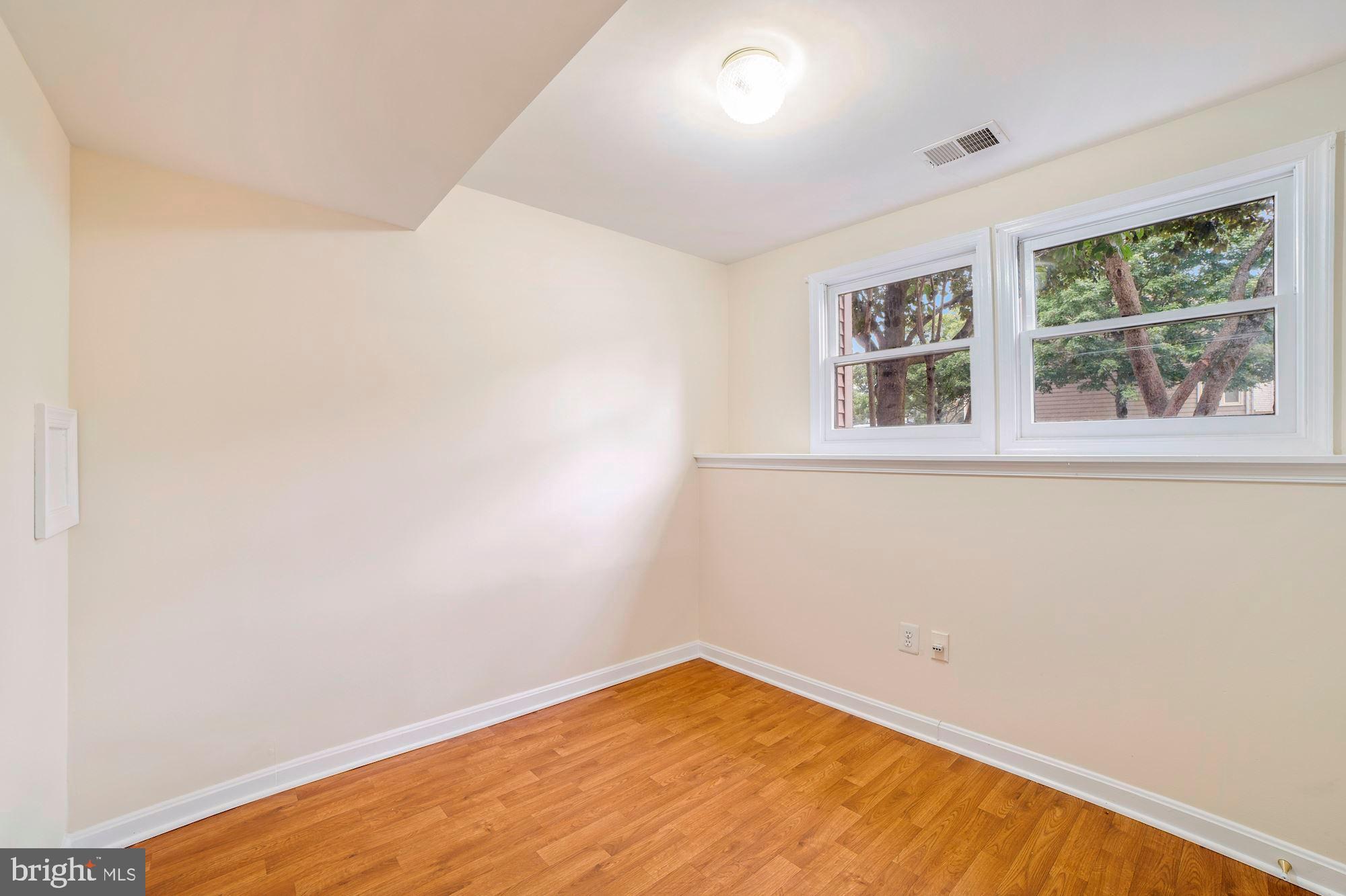 KINGSTOWNE - Residential Lease